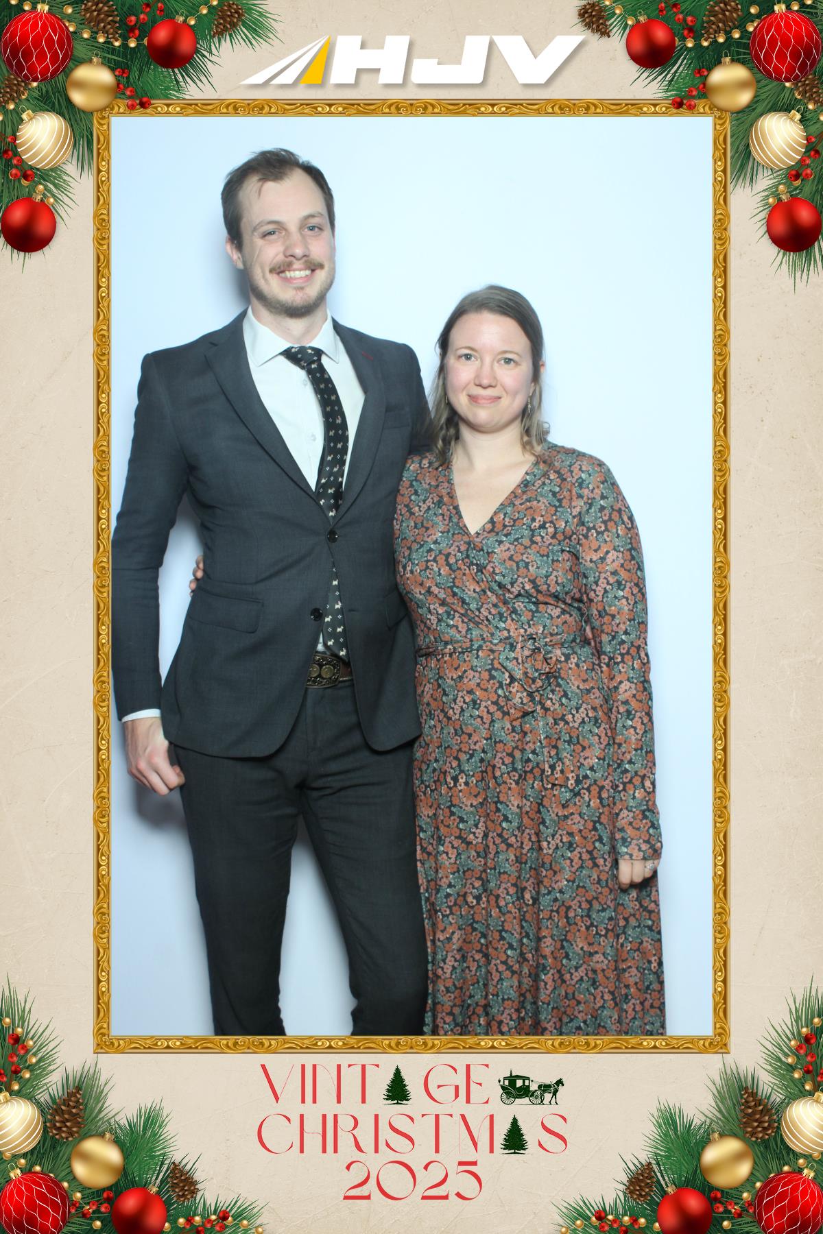 HJV Vintage Christmas 2025 | View more photos from the event at gallery.myselfiemirror.ca/u/romanmyselfiemirrorca/HJV-Vintage-Christmas-2025