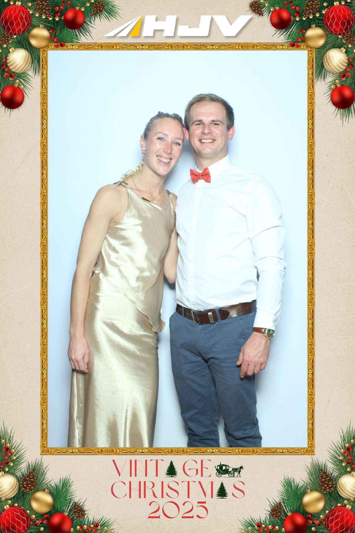 HJV Vintage Christmas 2025 | View more photos from the event at gallery.myselfiemirror.ca/u/romanmyselfiemirrorca/HJV-Vintage-Christmas-2025