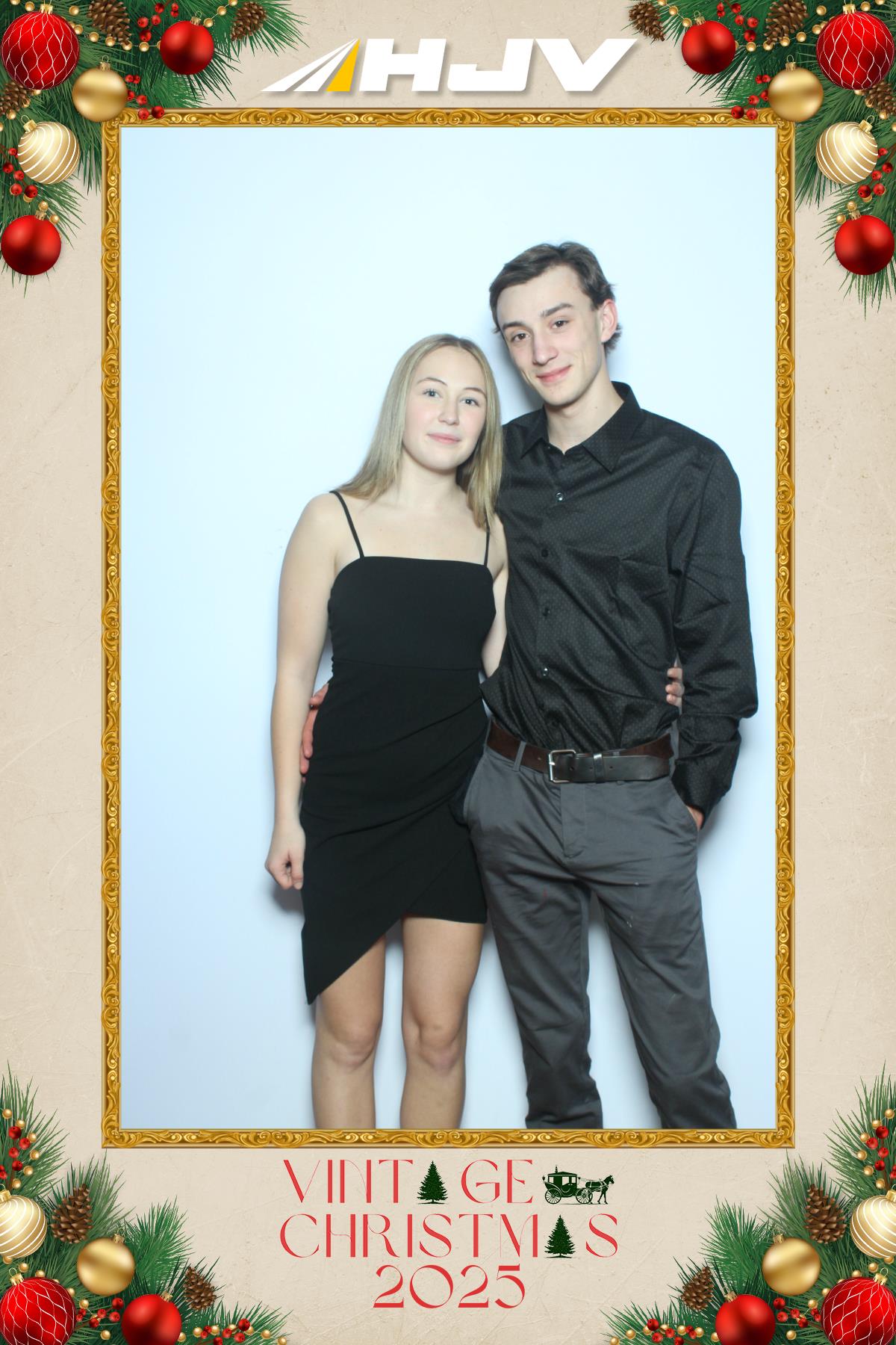 HJV Vintage Christmas 2025 | View more photos from the event at gallery.myselfiemirror.ca/u/romanmyselfiemirrorca/HJV-Vintage-Christmas-2025