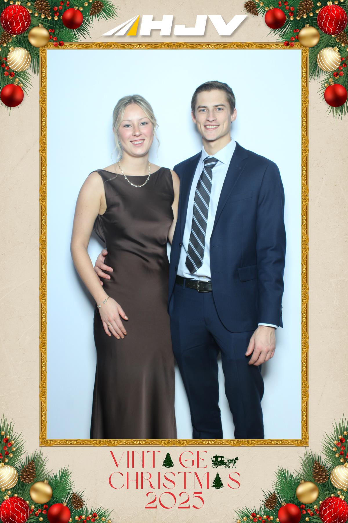 HJV Vintage Christmas 2025 | View more photos from the event at gallery.myselfiemirror.ca/u/romanmyselfiemirrorca/HJV-Vintage-Christmas-2025