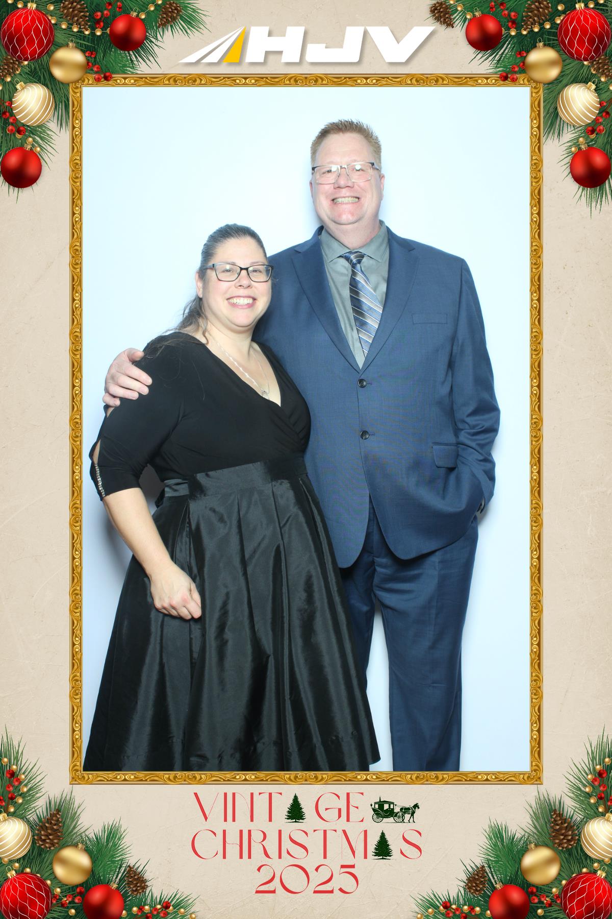 HJV Vintage Christmas 2025 | View more photos from the event at gallery.myselfiemirror.ca/u/romanmyselfiemirrorca/HJV-Vintage-Christmas-2025