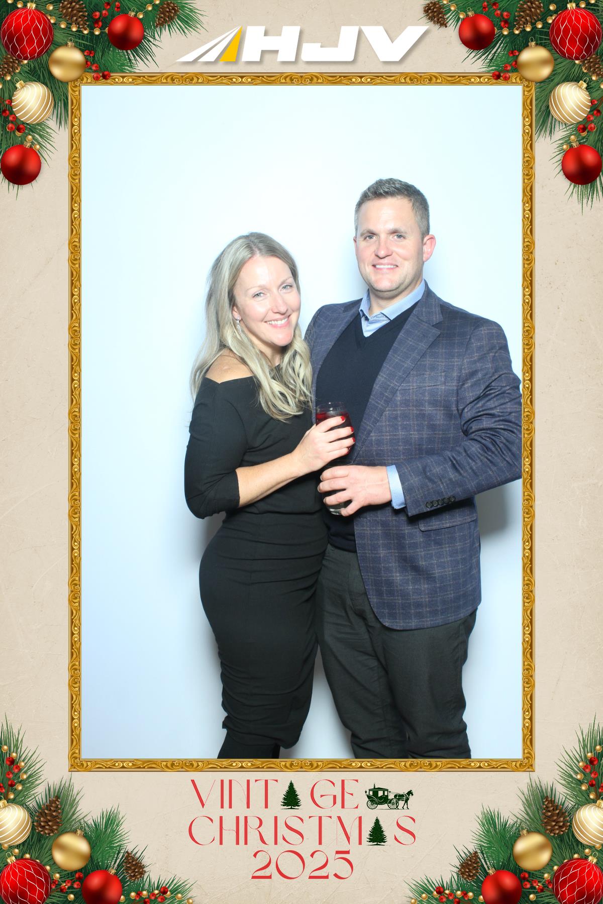 HJV Vintage Christmas 2025 | View more photos from the event at gallery.myselfiemirror.ca/u/romanmyselfiemirrorca/HJV-Vintage-Christmas-2025