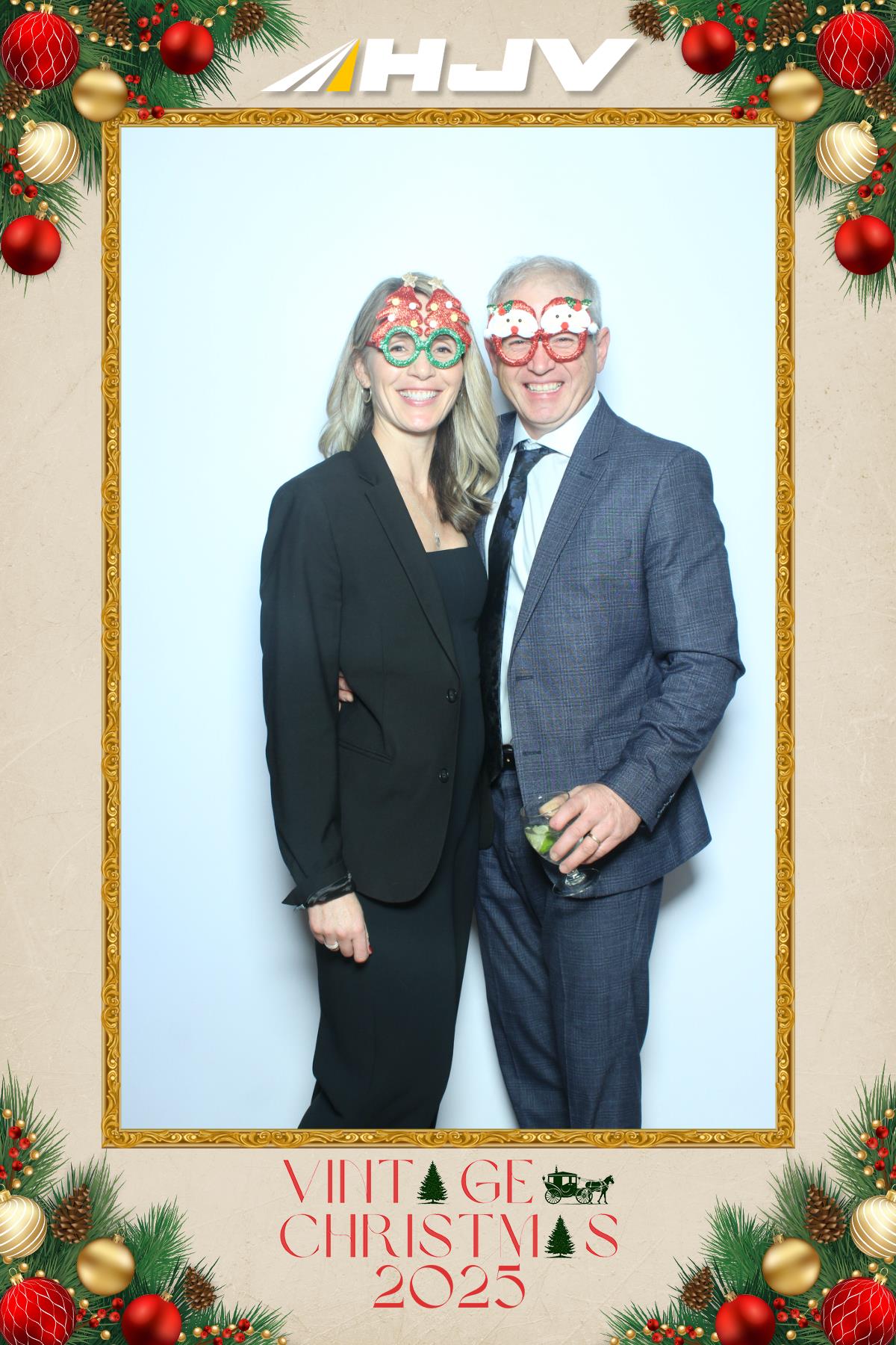 HJV Vintage Christmas 2025 | View more photos from the event at gallery.myselfiemirror.ca/u/romanmyselfiemirrorca/HJV-Vintage-Christmas-2025