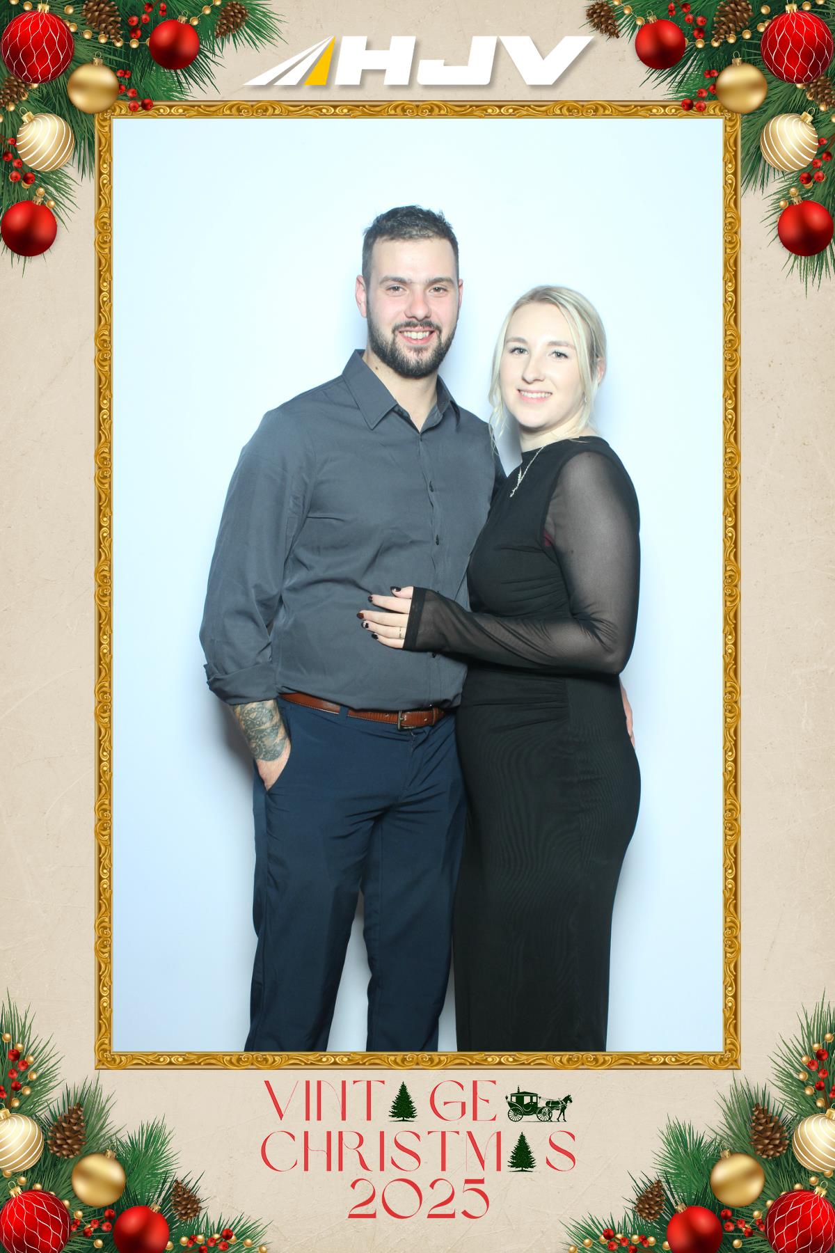 HJV Vintage Christmas 2025 | View more photos from the event at gallery.myselfiemirror.ca/u/romanmyselfiemirrorca/HJV-Vintage-Christmas-2025