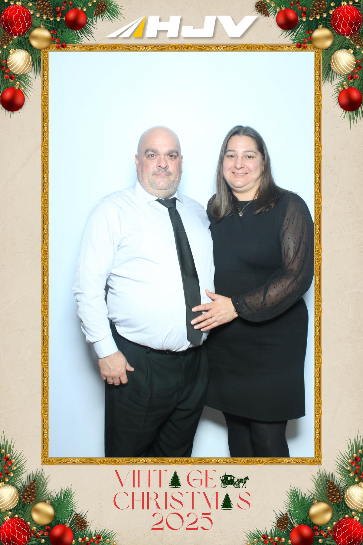 HJV Vintage Christmas 2025 | View more photos from the event at gallery.myselfiemirror.ca/u/romanmyselfiemirrorca/HJV-Vintage-Christmas-2025