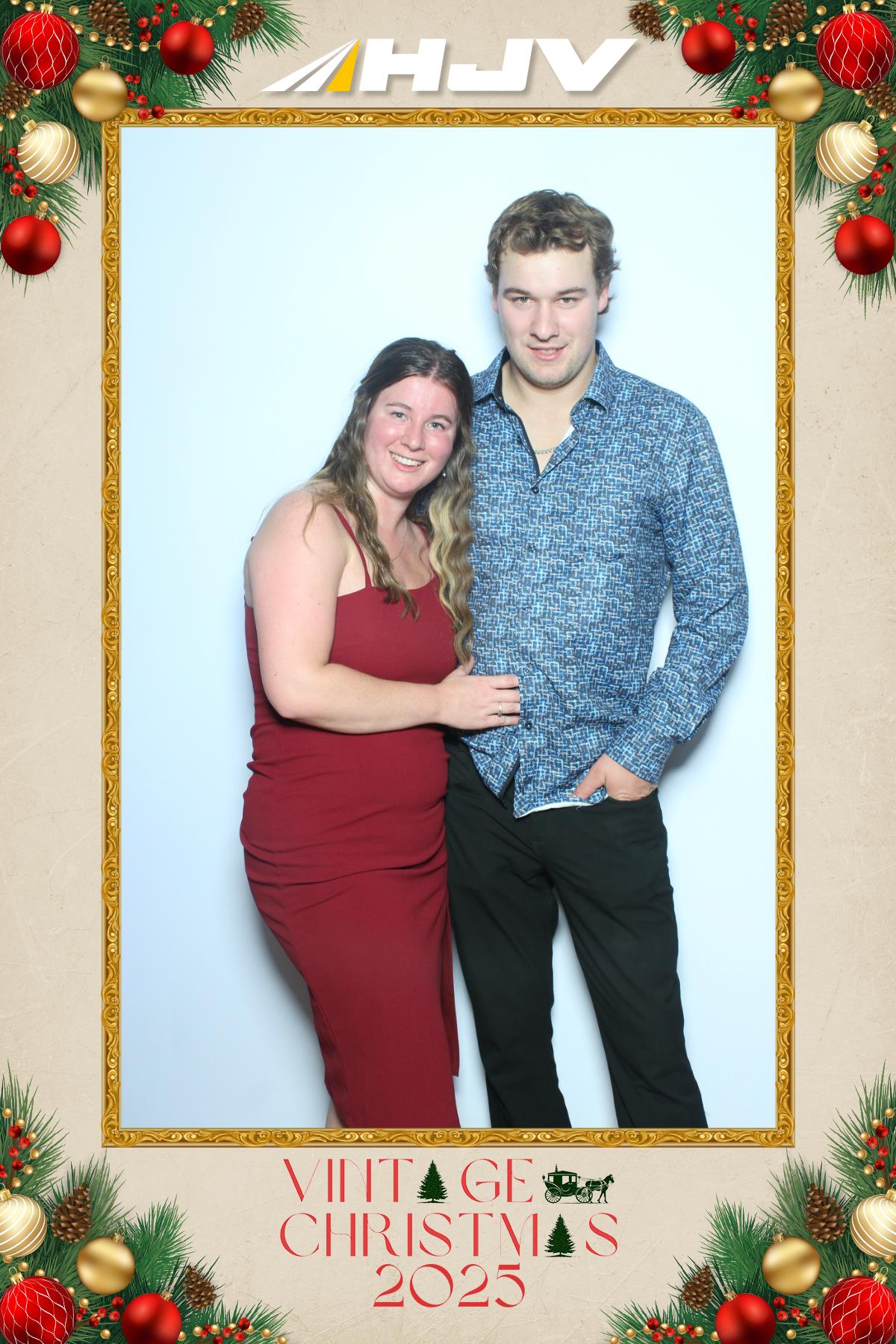 HJV Vintage Christmas 2025 | View more photos from the event at gallery.myselfiemirror.ca/u/romanmyselfiemirrorca/HJV-Vintage-Christmas-2025