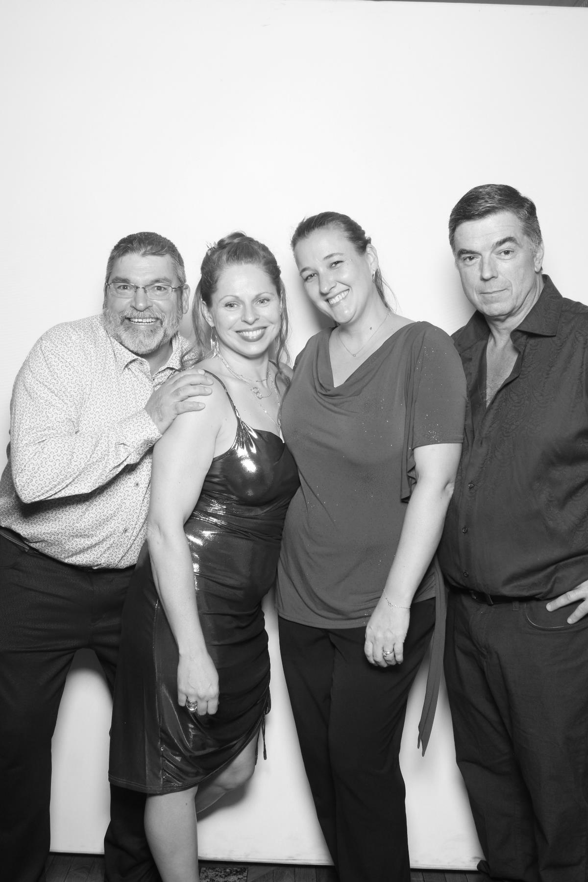 HJV Vintage Christmas 2025 | View more photos from the event at gallery.myselfiemirror.ca/u/romanmyselfiemirrorca/HJV-Vintage-Christmas-2025