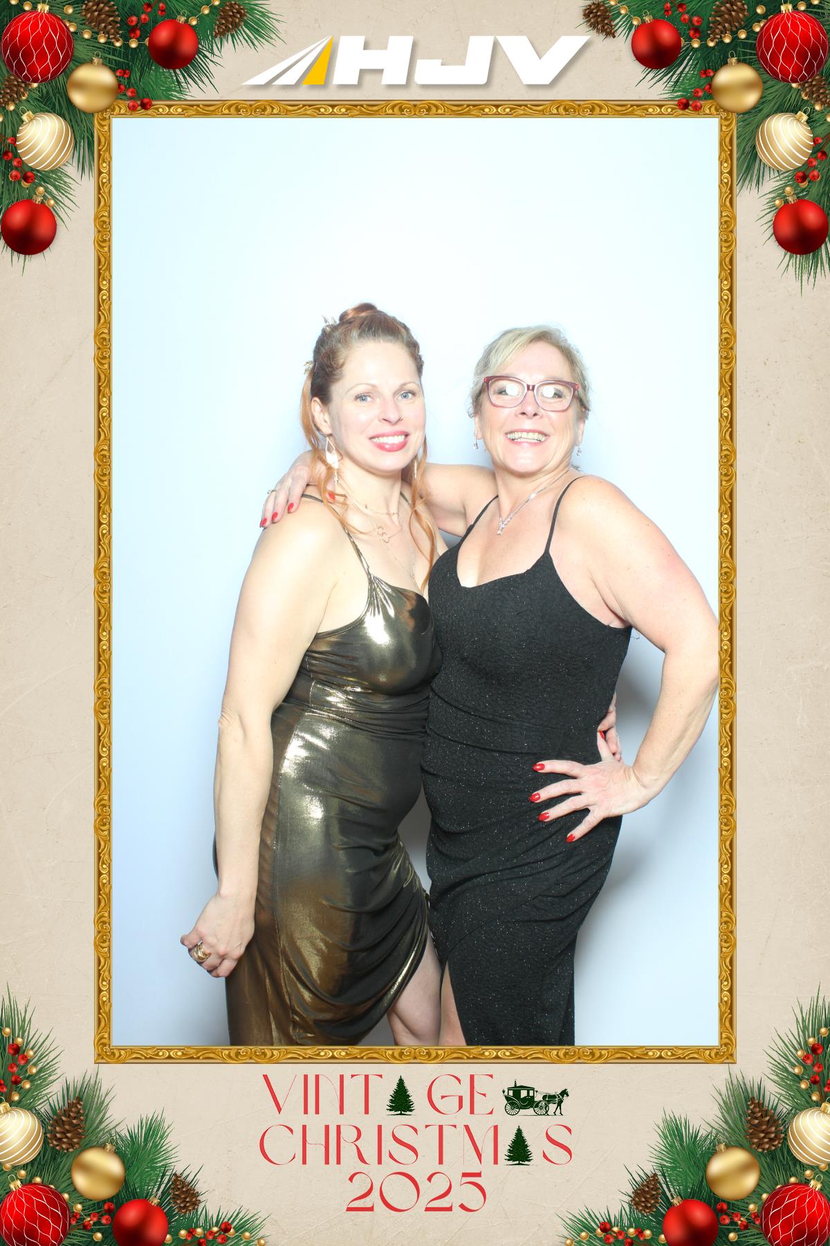 HJV Vintage Christmas 2025 | View more photos from the event at gallery.myselfiemirror.ca/u/romanmyselfiemirrorca/HJV-Vintage-Christmas-2025