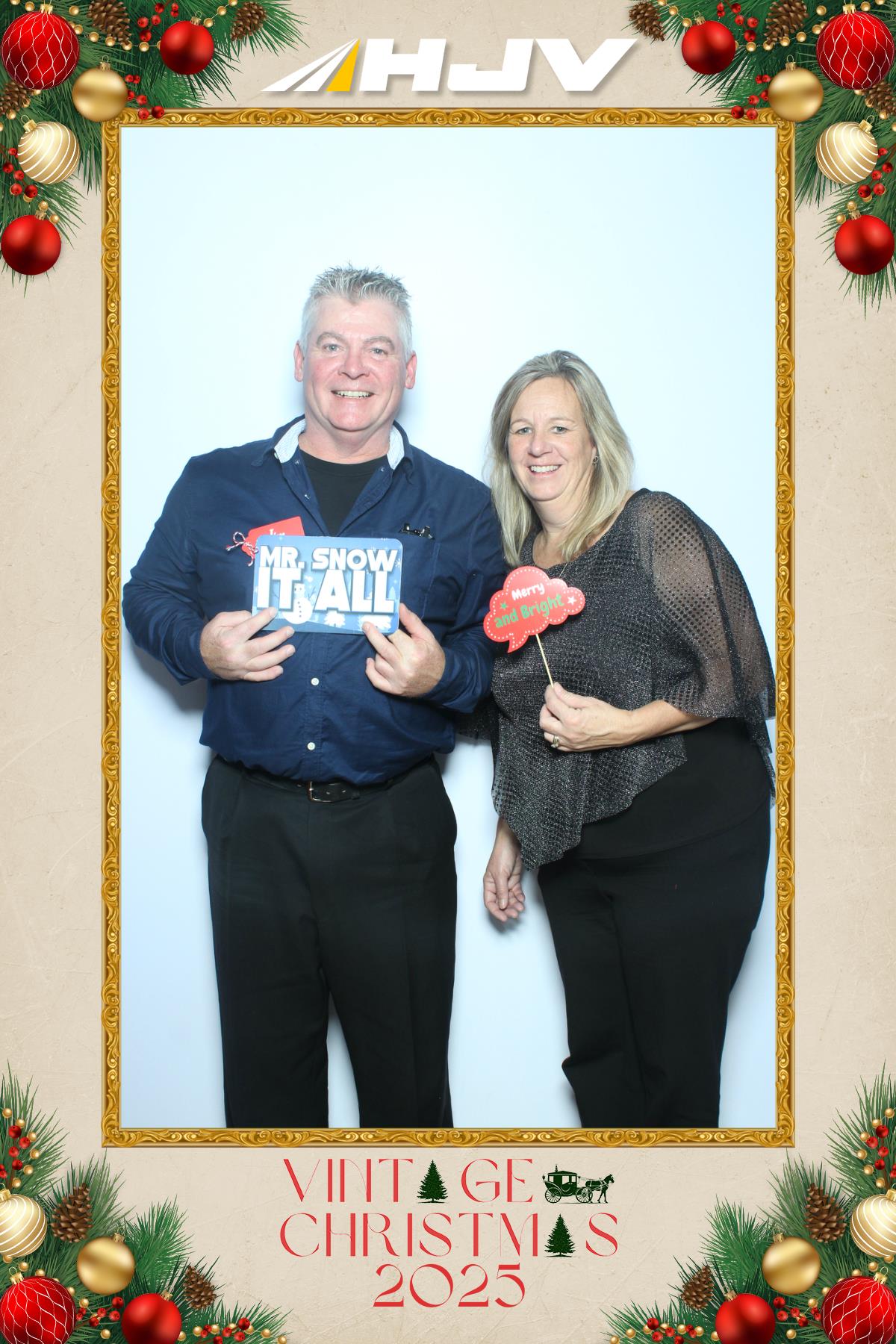 HJV Vintage Christmas 2025 | View more photos from the event at gallery.myselfiemirror.ca/u/romanmyselfiemirrorca/HJV-Vintage-Christmas-2025