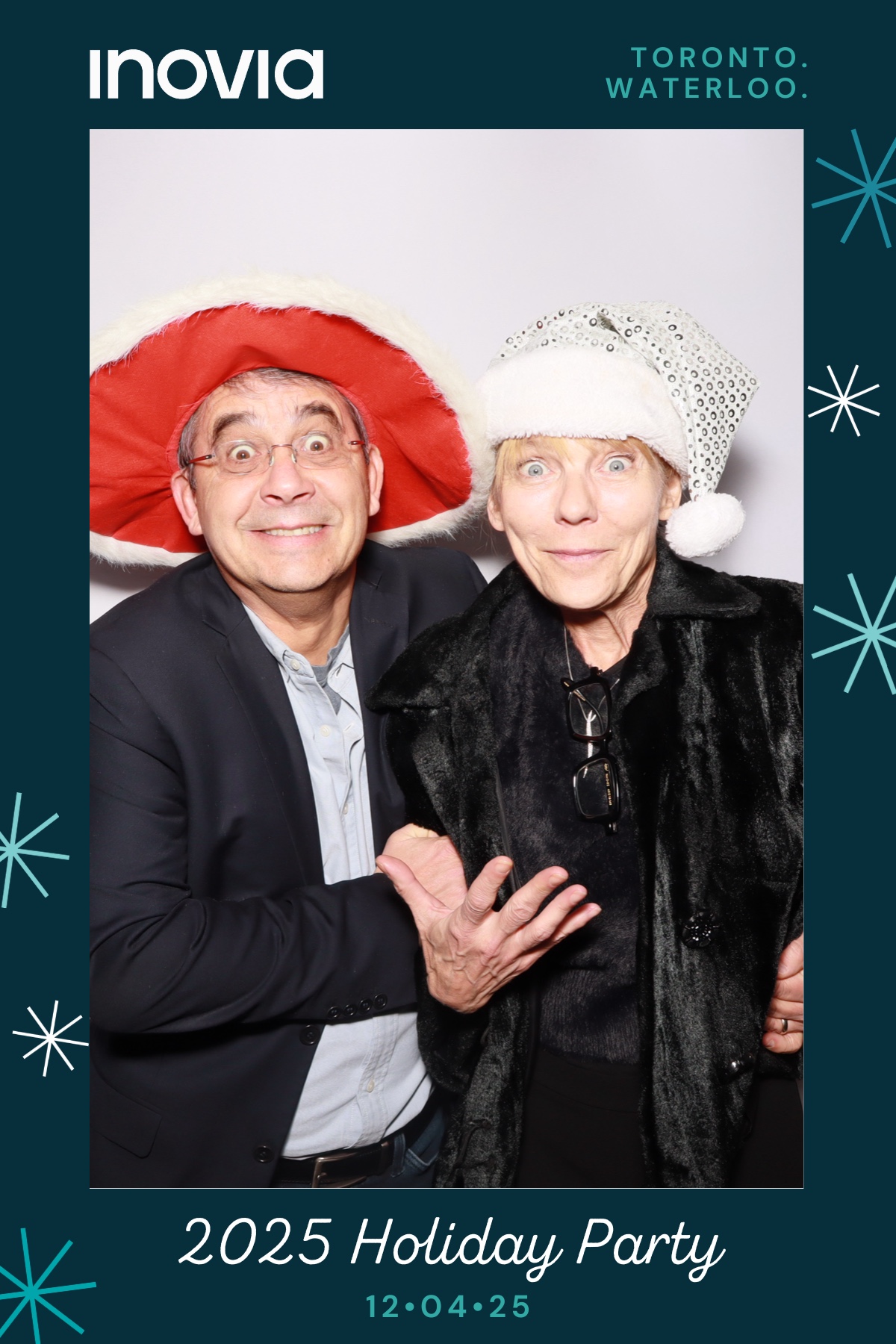 Inovia Holiday Party | View more photos from the event at gallery.myselfiemirror.ca/u/romanmyselfiemirrorca/Inovia-Holiday-Party