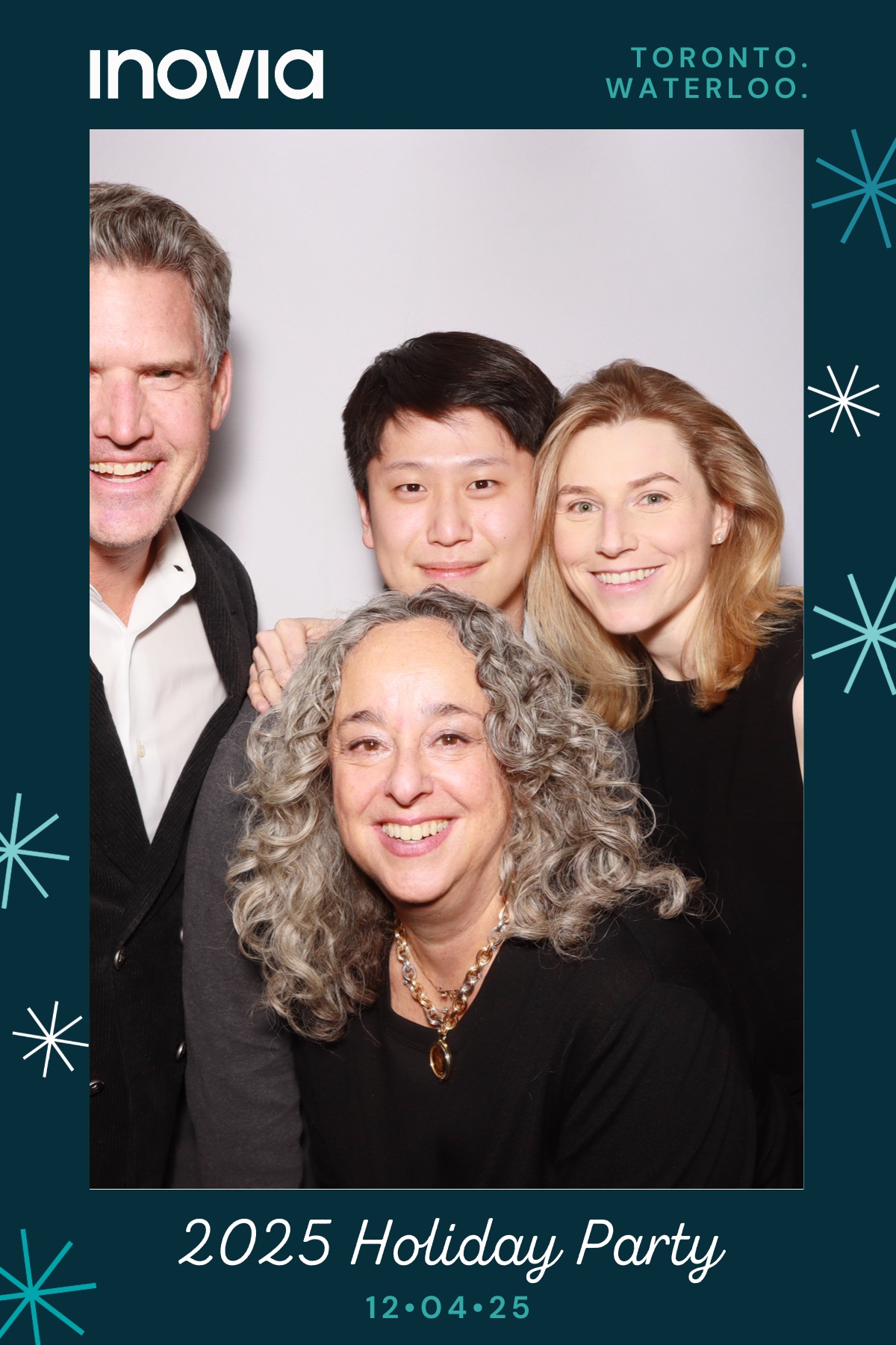 Inovia Holiday Party | View more photos from the event at gallery.myselfiemirror.ca/u/romanmyselfiemirrorca/Inovia-Holiday-Party