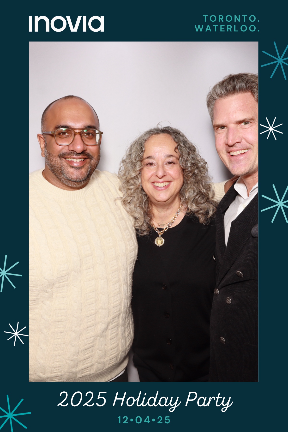 Inovia Holiday Party | View more photos from the event at gallery.myselfiemirror.ca/u/romanmyselfiemirrorca/Inovia-Holiday-Party