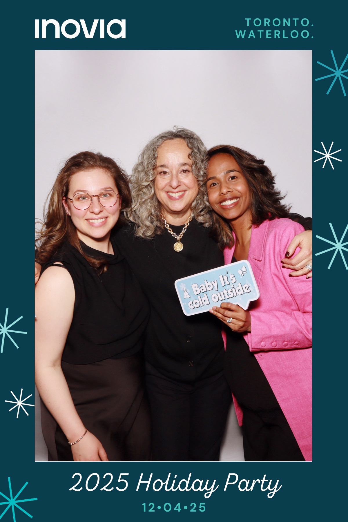 Inovia Holiday Party | View more photos from the event at gallery.myselfiemirror.ca/u/romanmyselfiemirrorca/Inovia-Holiday-Party