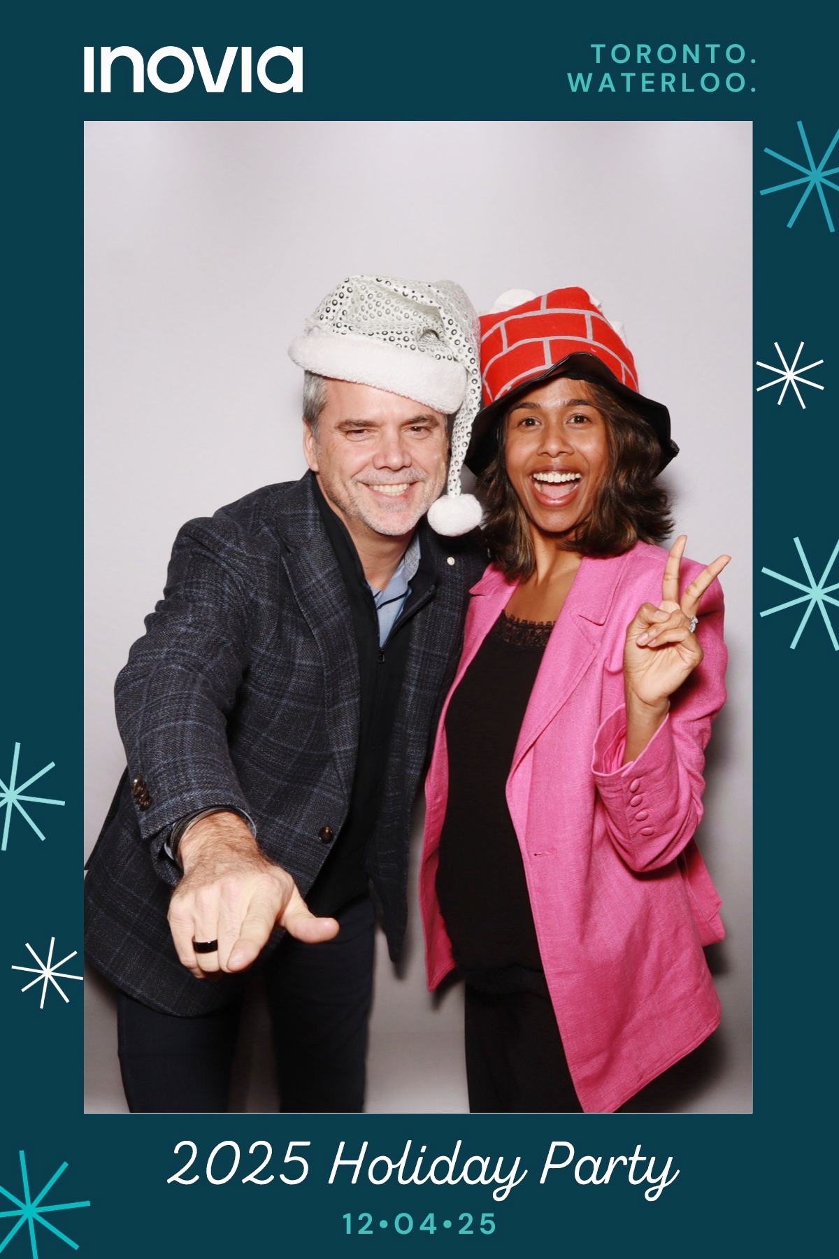 Inovia Holiday Party | View more photos from the event at gallery.myselfiemirror.ca/u/romanmyselfiemirrorca/Inovia-Holiday-Party