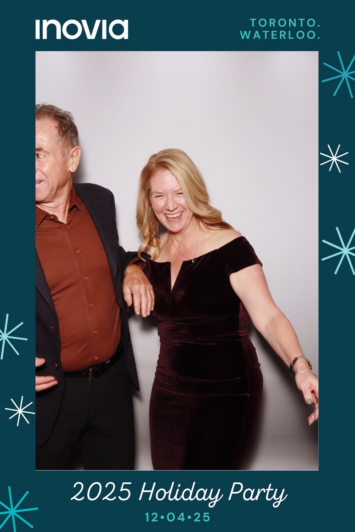 Inovia Holiday Party | View more photos from the event at gallery.myselfiemirror.ca/u/romanmyselfiemirrorca/Inovia-Holiday-Party