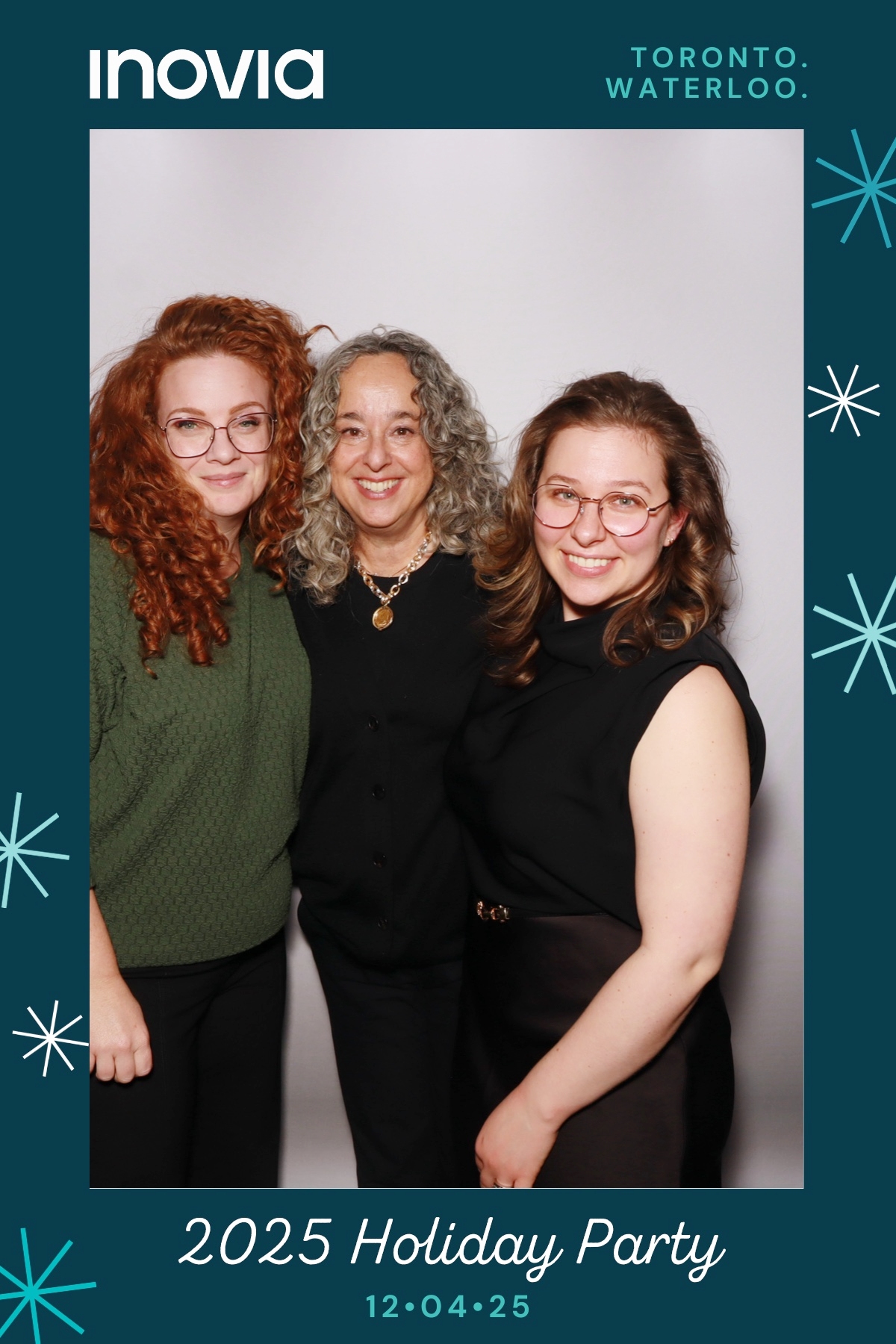 Inovia Holiday Party | View more photos from the event at gallery.myselfiemirror.ca/u/romanmyselfiemirrorca/Inovia-Holiday-Party