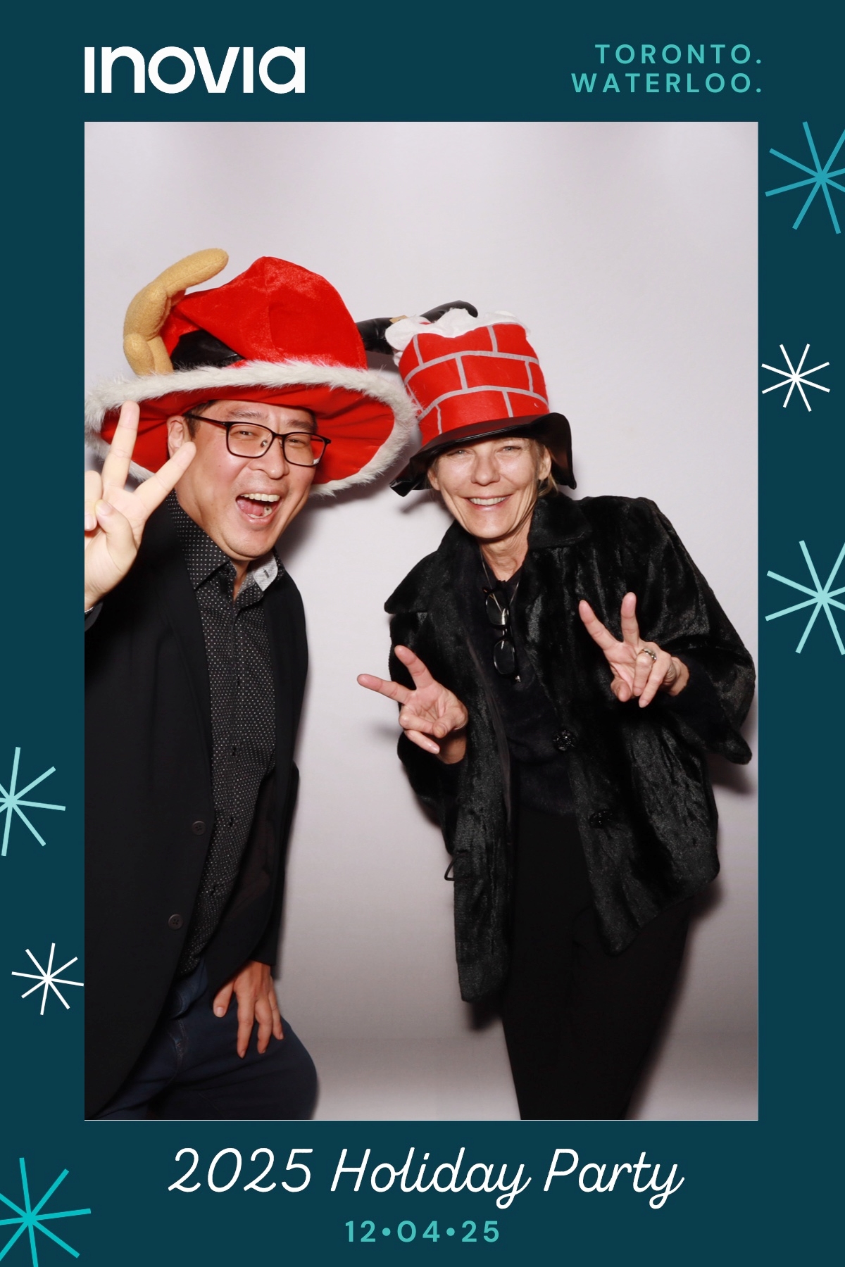 Inovia Holiday Party | View more photos from the event at gallery.myselfiemirror.ca/u/romanmyselfiemirrorca/Inovia-Holiday-Party