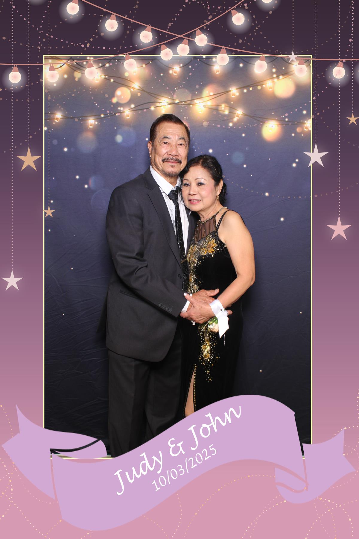 Judy & John | View more photos from the event at gallery.myselfiemirror.ca/u/romanmyselfiemirrorca/Judy-John