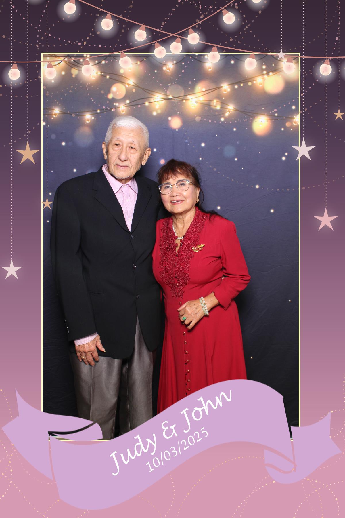 Judy & John | View more photos from the event at gallery.myselfiemirror.ca/u/romanmyselfiemirrorca/Judy-John