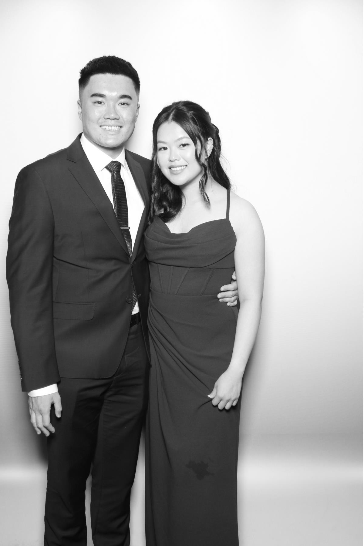 Kien & Wendy  | View more photos from the event at gallery.myselfiemirror.ca/u/romanmyselfiemirrorca/Kien-Wendy