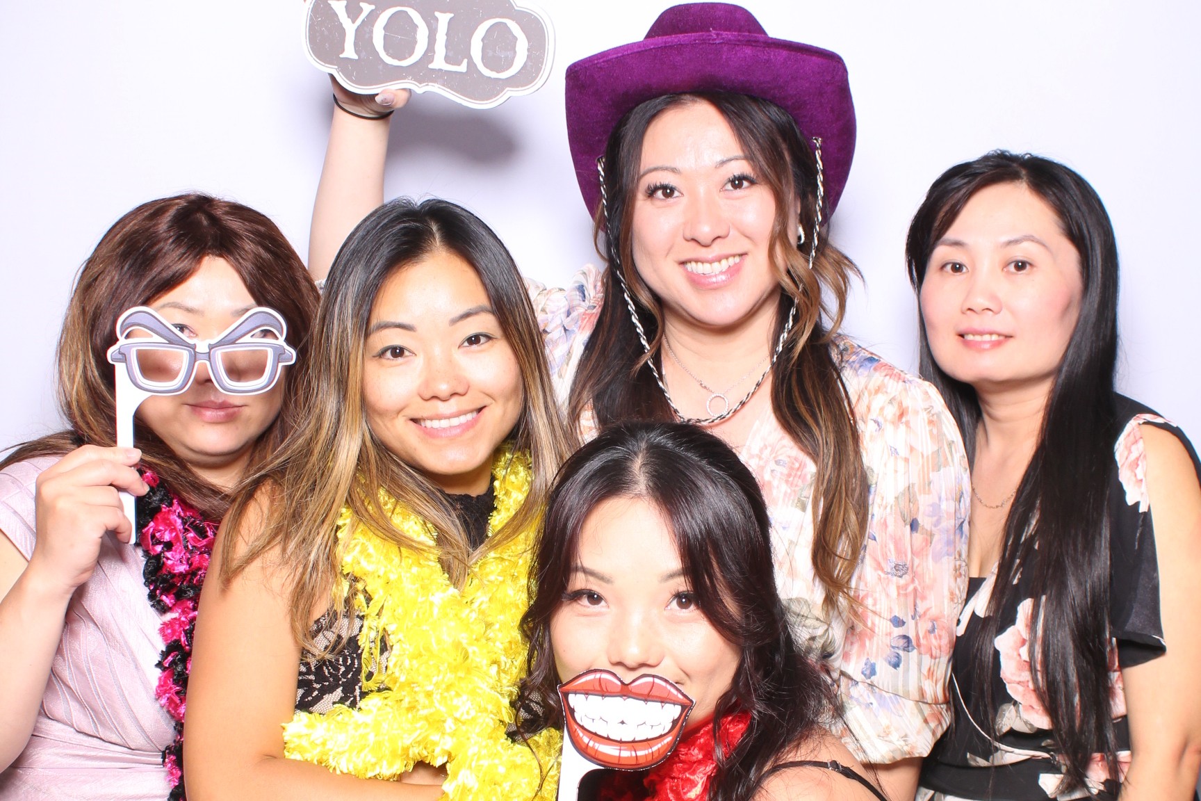 Kien & Wendy  | View more photos from the event at gallery.myselfiemirror.ca/u/romanmyselfiemirrorca/Kien-Wendy