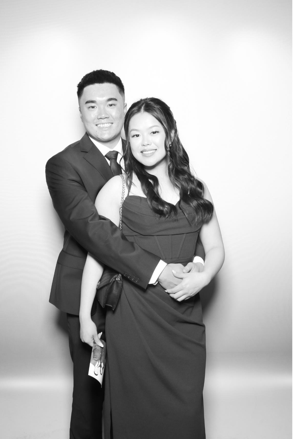 Kien & Wendy  | View more photos from the event at gallery.myselfiemirror.ca/u/romanmyselfiemirrorca/Kien-Wendy