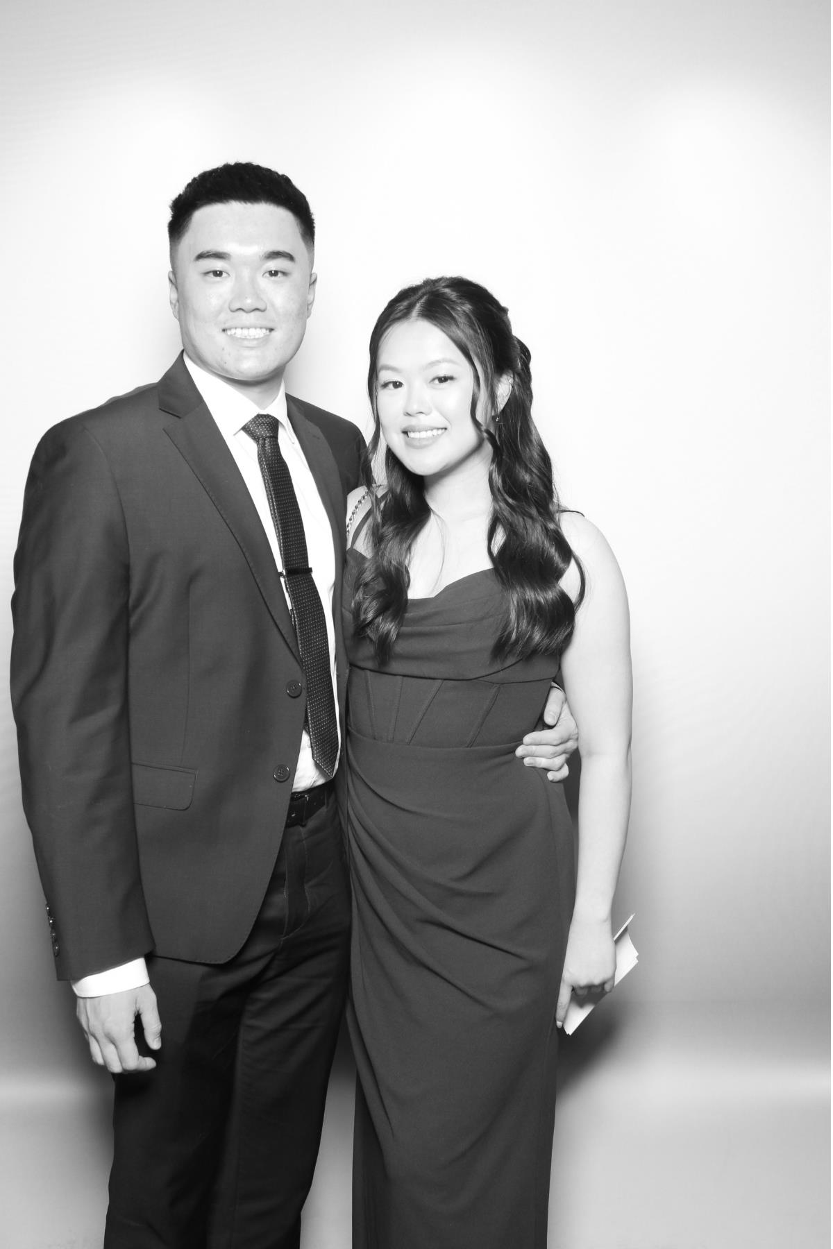 Kien & Wendy  | View more photos from the event at gallery.myselfiemirror.ca/u/romanmyselfiemirrorca/Kien-Wendy