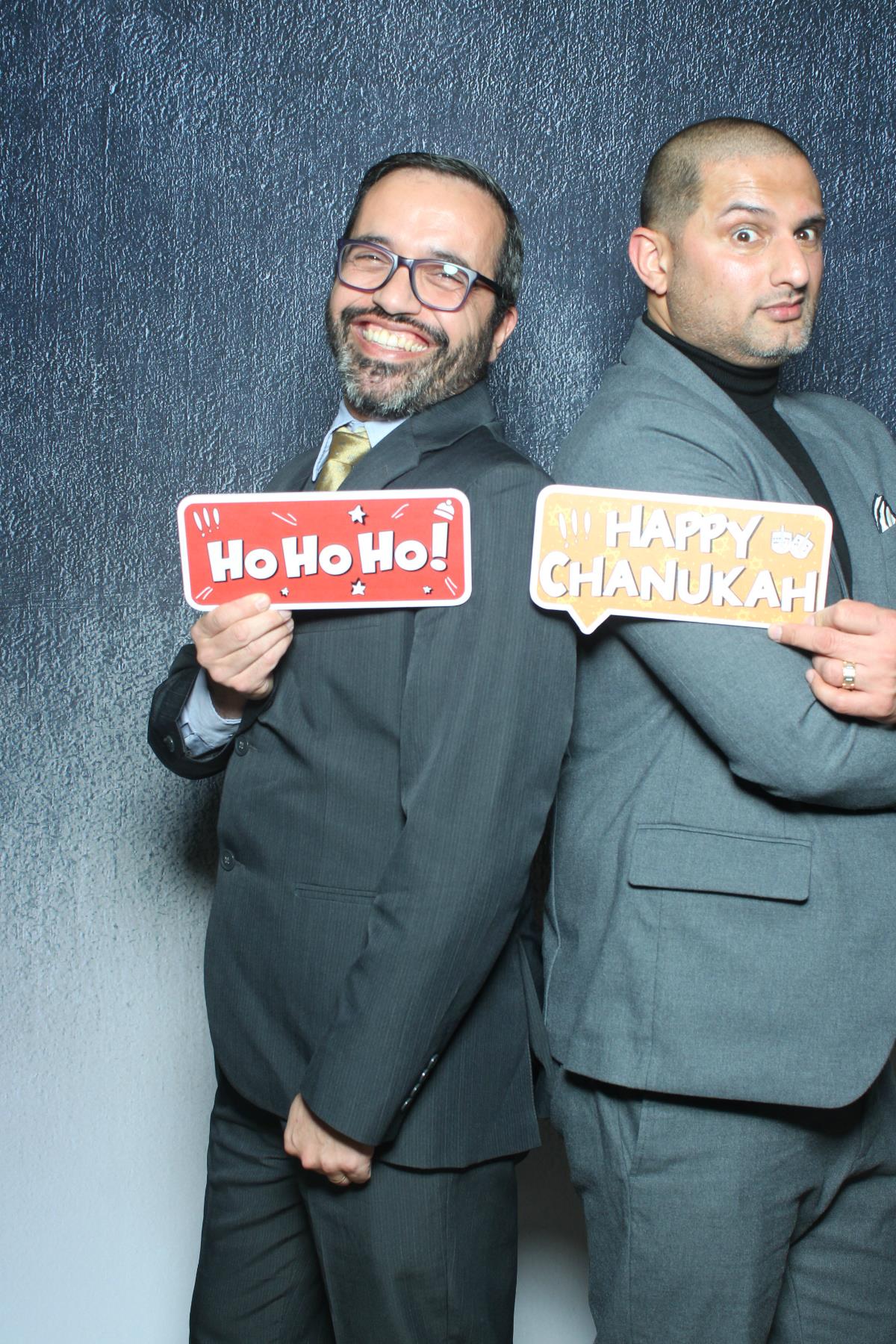 MCAN Holiday Party | View more photos from the event at gallery.myselfiemirror.ca/u/romanmyselfiemirrorca/MCAN-Holiday-Party