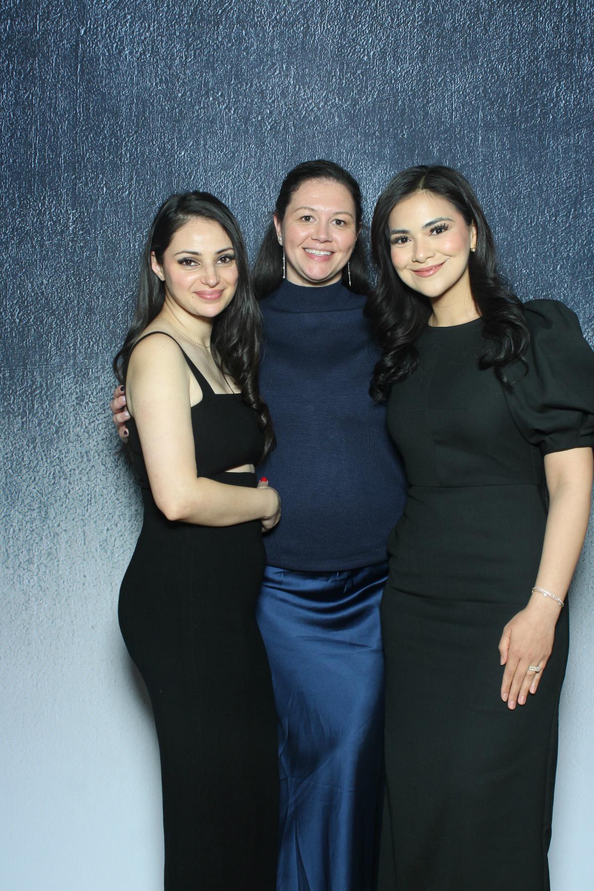 MCAN Holiday Party | View more photos from the event at gallery.myselfiemirror.ca/u/romanmyselfiemirrorca/MCAN-Holiday-Party