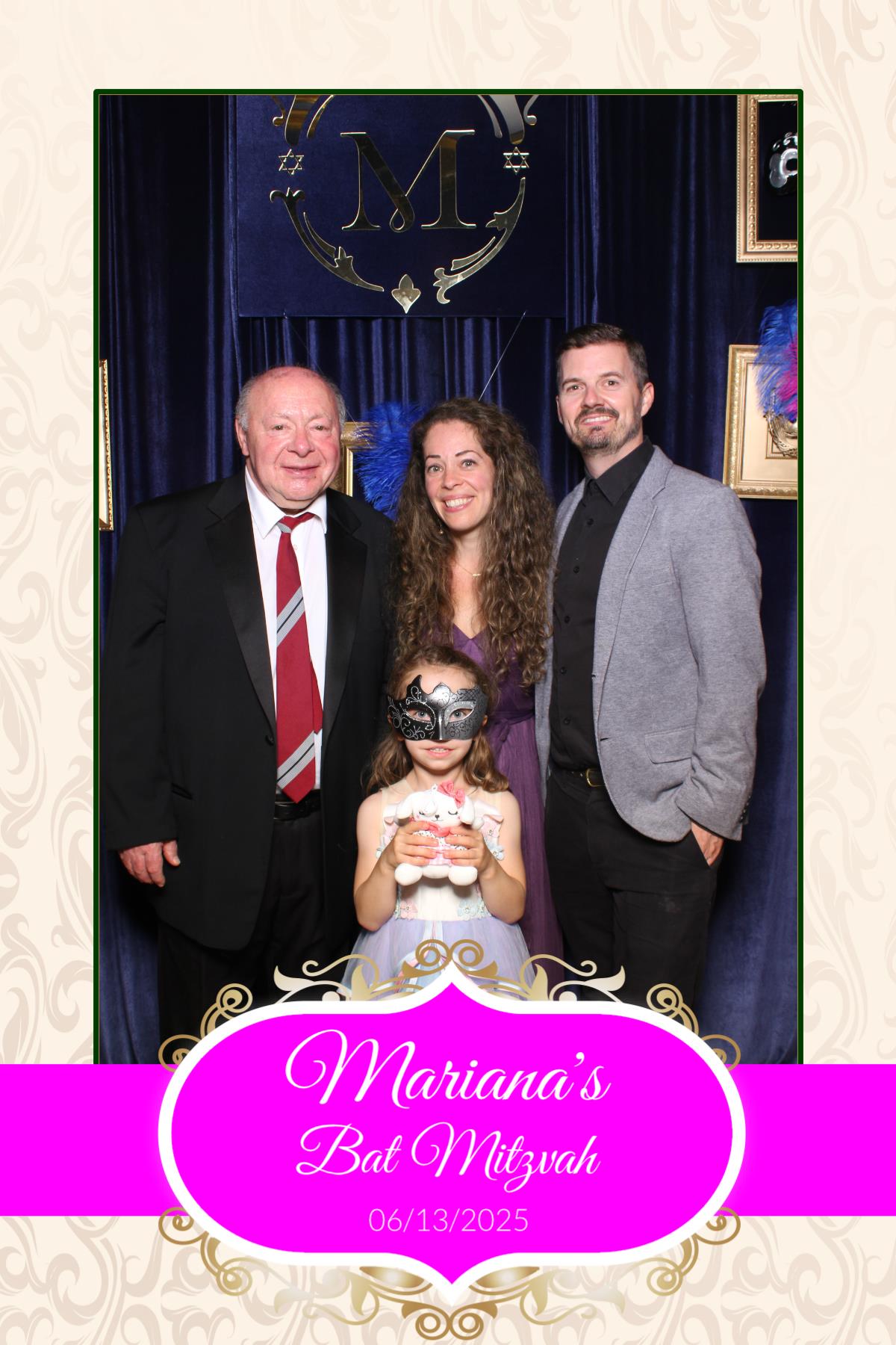 Mariana's Bat Mitzvah | View more photos from the event at gallery.myselfiemirror.ca/u/romanmyselfiemirrorca/Marianas-Bat-Mitzvah