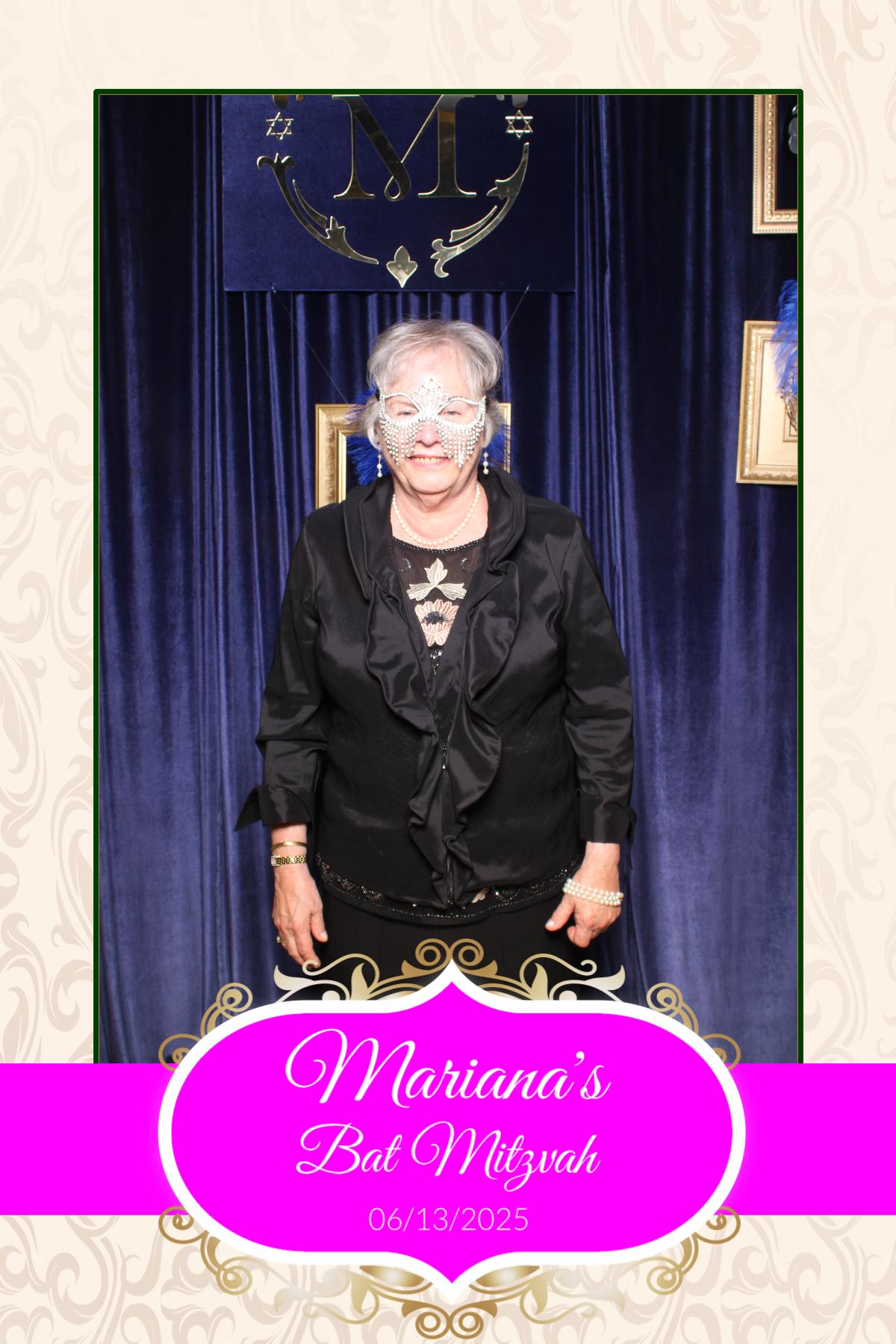 Mariana's Bat Mitzvah | View more photos from the event at gallery.myselfiemirror.ca/u/romanmyselfiemirrorca/Marianas-Bat-Mitzvah