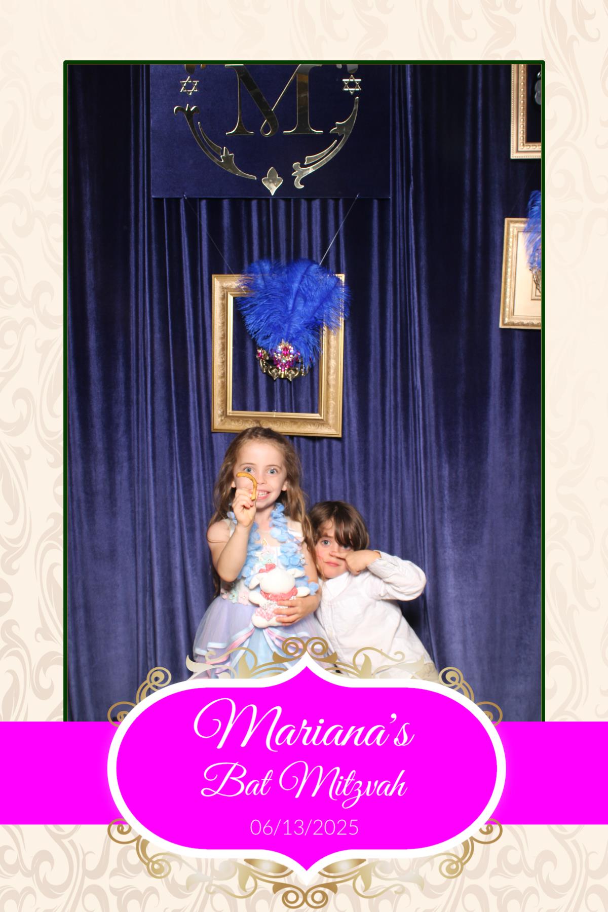 Mariana's Bat Mitzvah | View more photos from the event at gallery.myselfiemirror.ca/u/romanmyselfiemirrorca/Marianas-Bat-Mitzvah