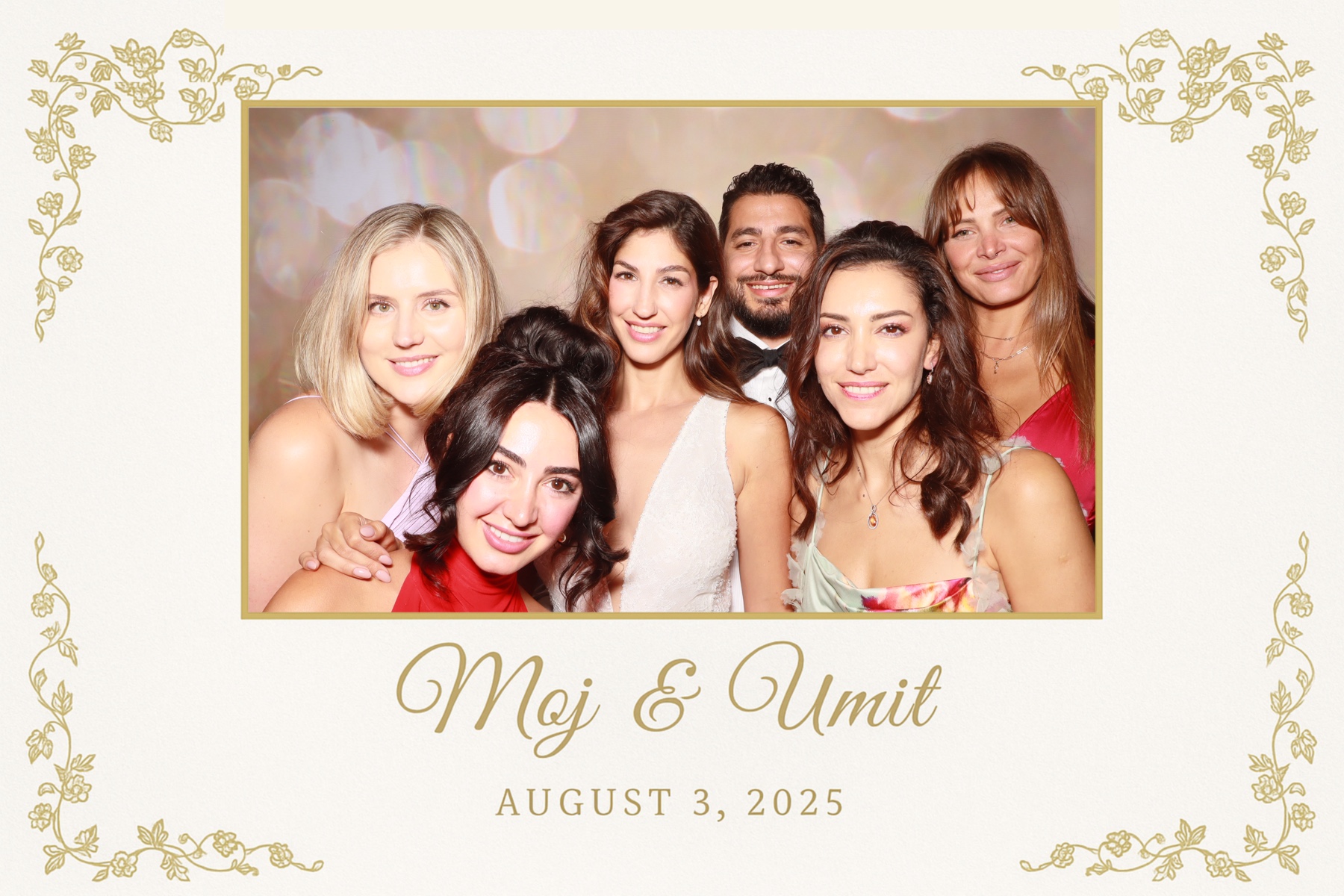 Moj & Umit  | View more photos from the event at gallery.myselfiemirror.ca/u/romanmyselfiemirrorca/Moj-Umit