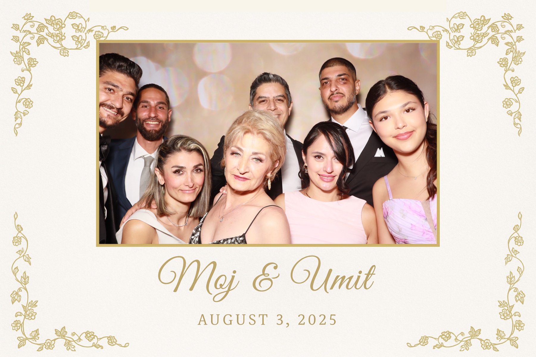 Moj & Umit  | View more photos from the event at gallery.myselfiemirror.ca/u/romanmyselfiemirrorca/Moj-Umit