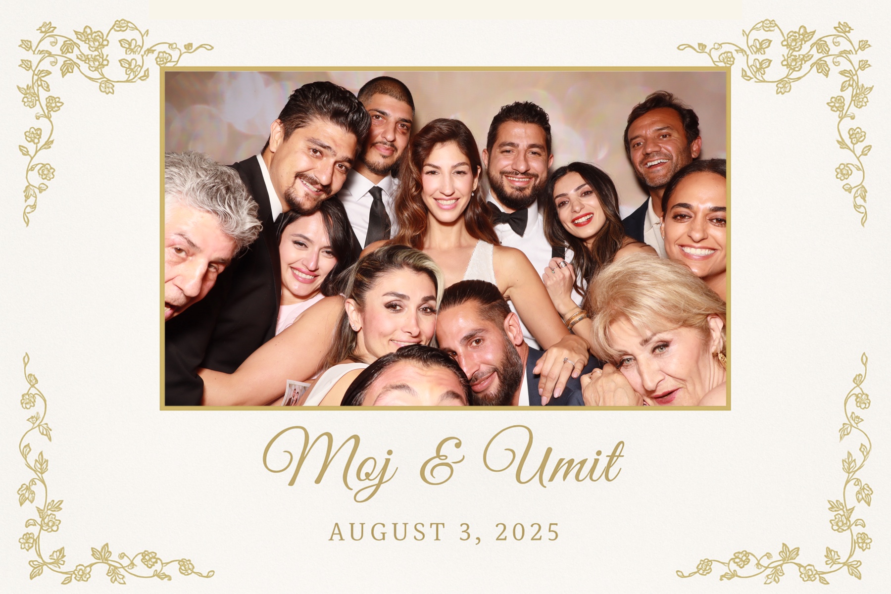 Moj & Umit  | View more photos from the event at gallery.myselfiemirror.ca/u/romanmyselfiemirrorca/Moj-Umit