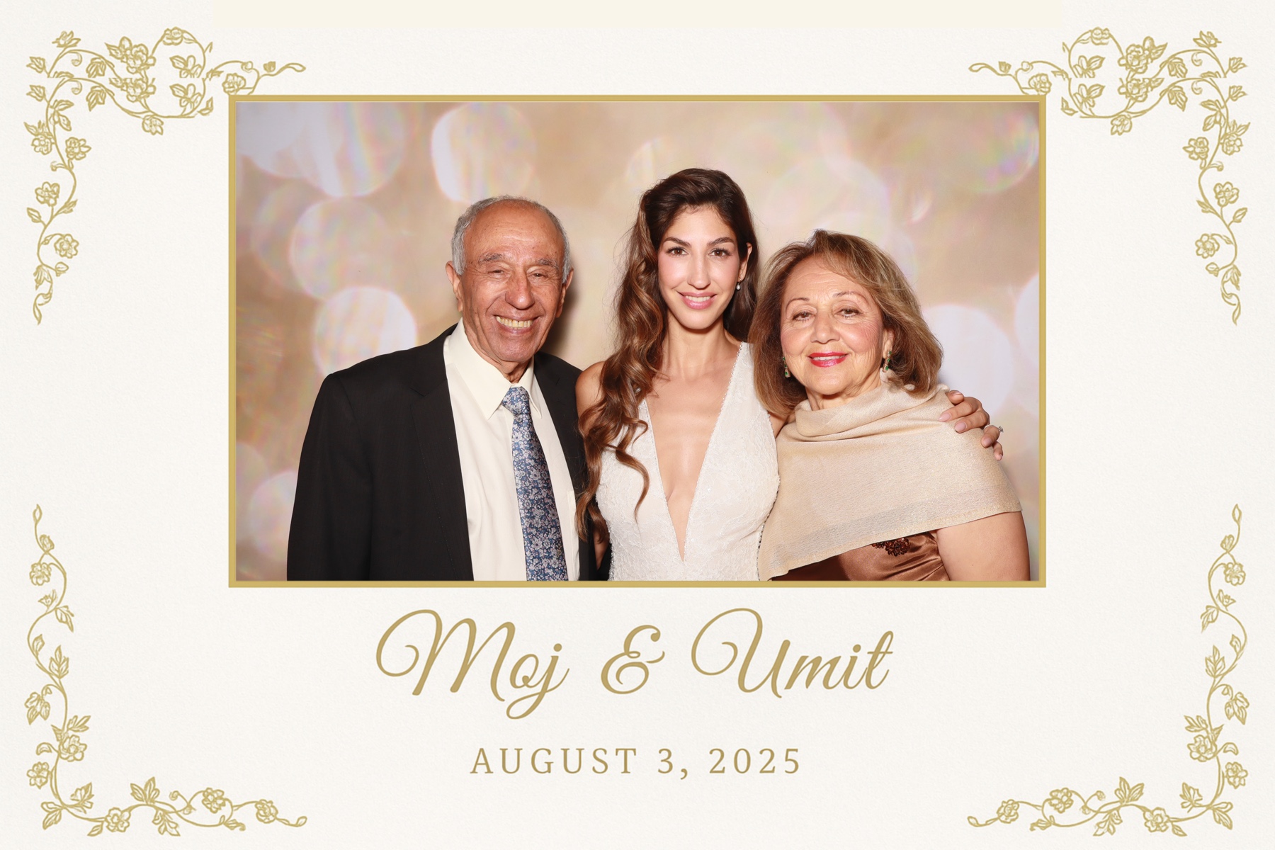 Moj & Umit  | View more photos from the event at gallery.myselfiemirror.ca/u/romanmyselfiemirrorca/Moj-Umit