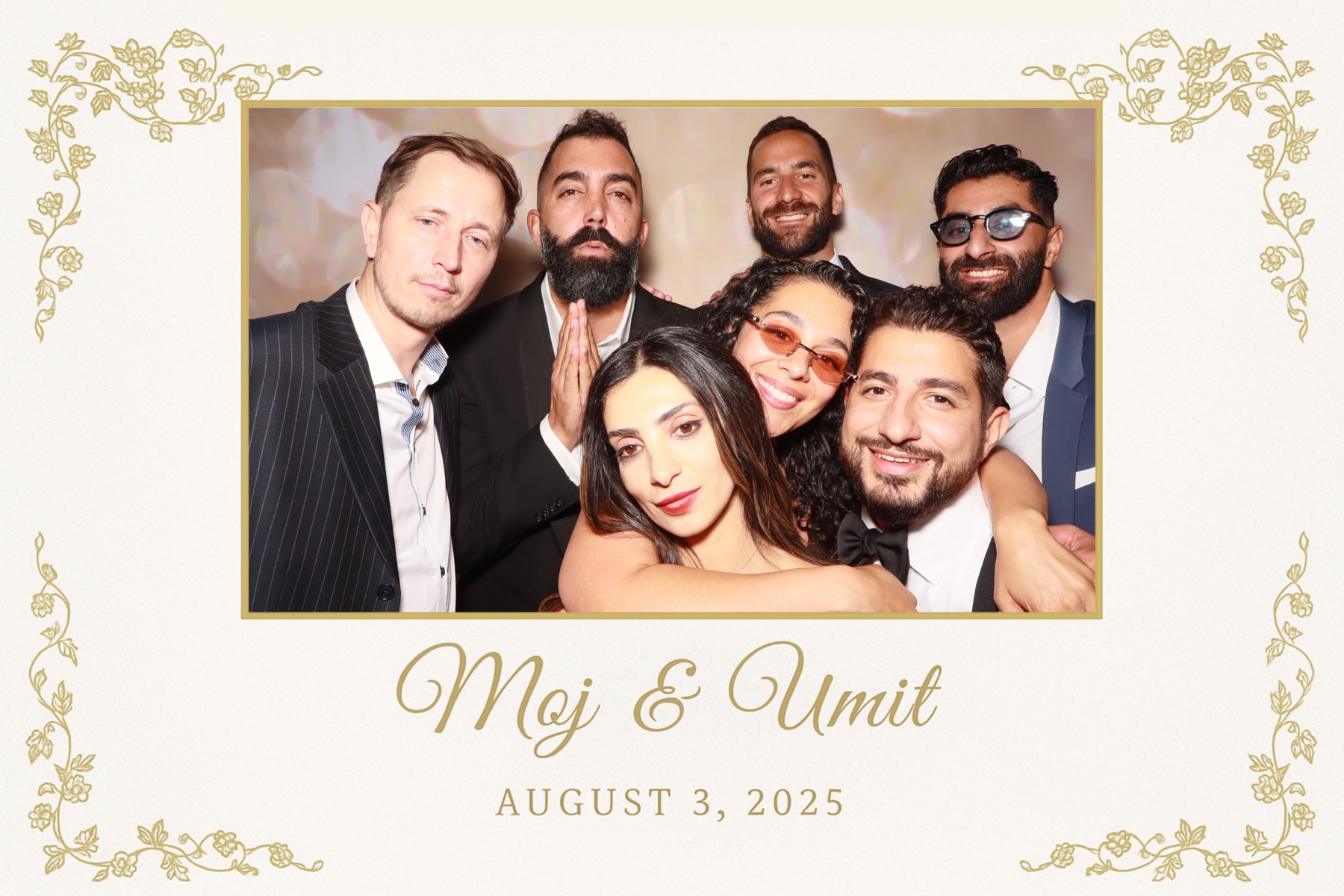 Moj & Umit  | View more photos from the event at gallery.myselfiemirror.ca/u/romanmyselfiemirrorca/Moj-Umit