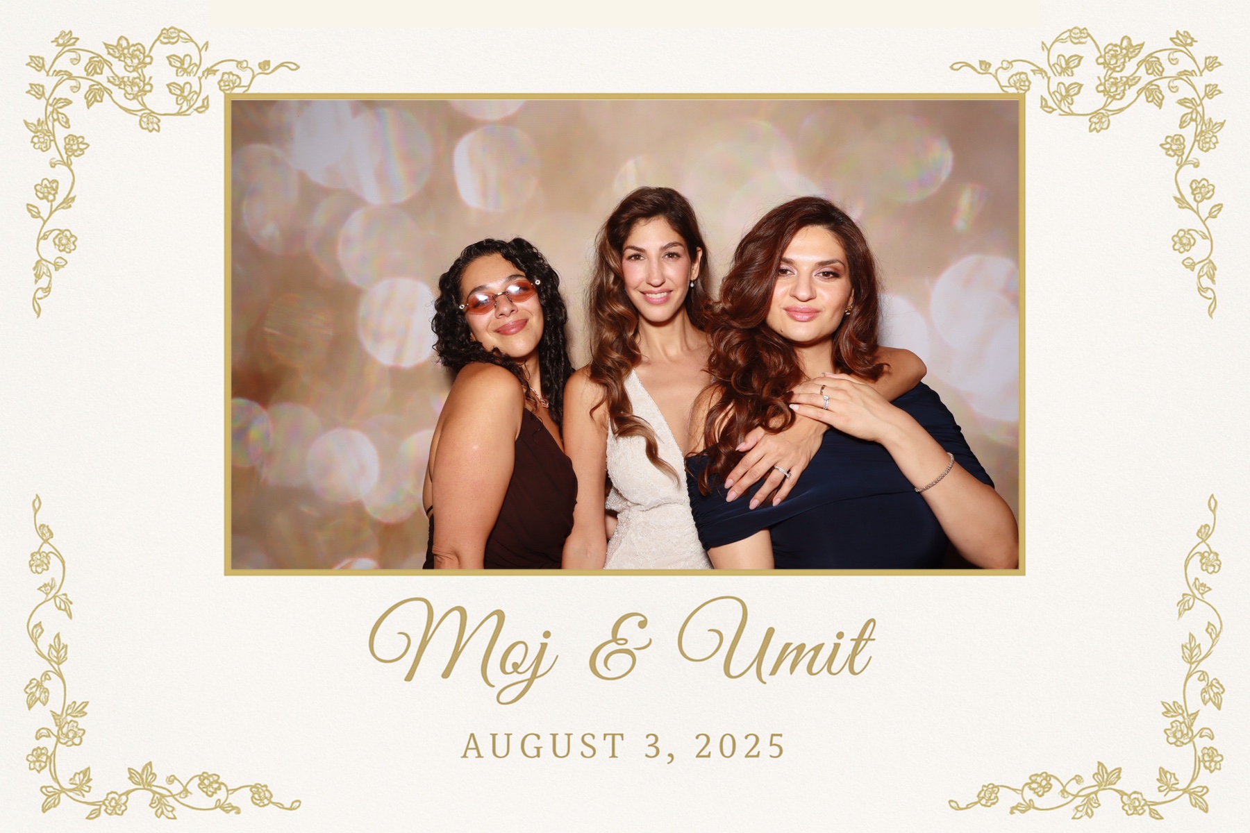 Moj & Umit  | View more photos from the event at gallery.myselfiemirror.ca/u/romanmyselfiemirrorca/Moj-Umit