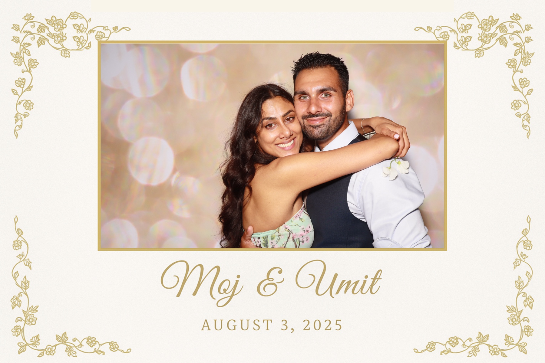 Moj & Umit  | View more photos from the event at gallery.myselfiemirror.ca/u/romanmyselfiemirrorca/Moj-Umit