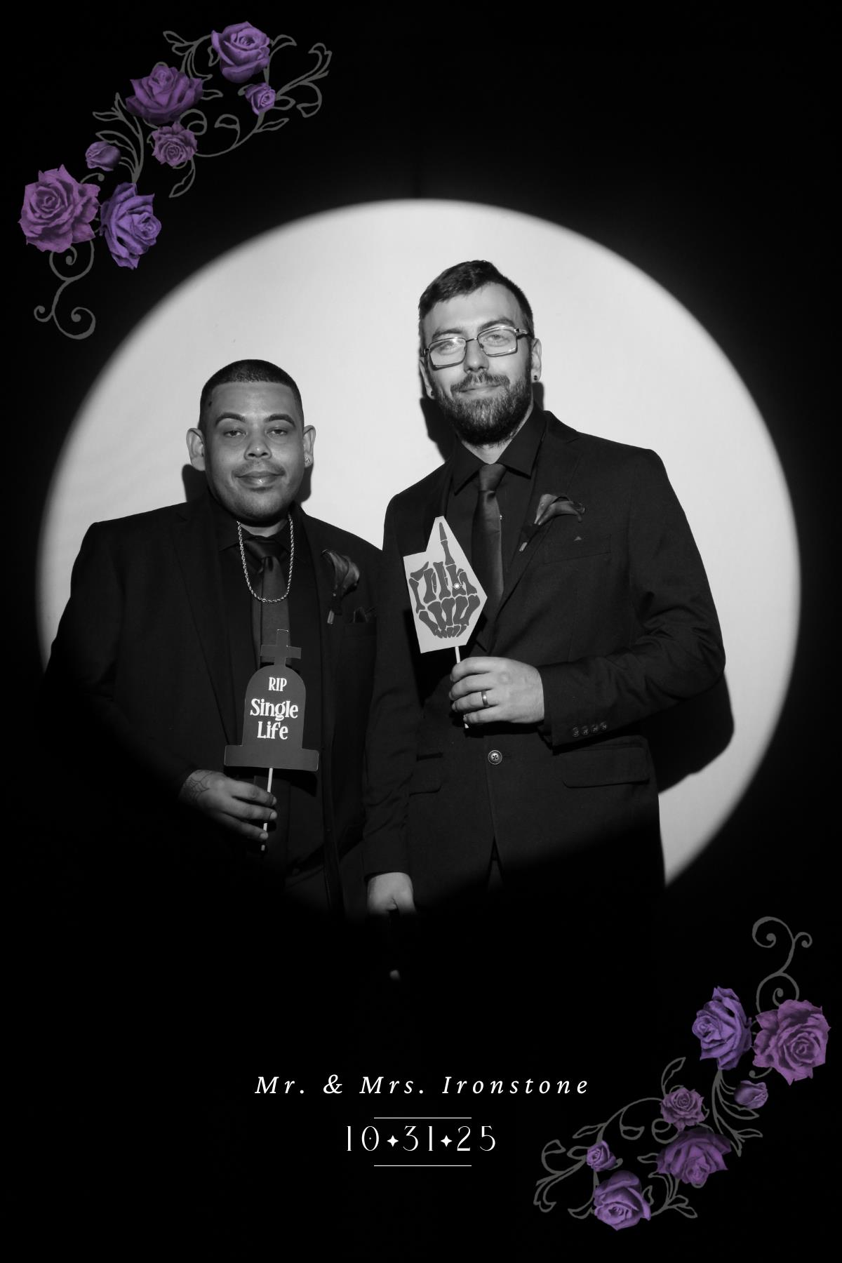 Nicole & Damon | View more photos from the event at gallery.myselfiemirror.ca/u/romanmyselfiemirrorca/Nicole-Damon