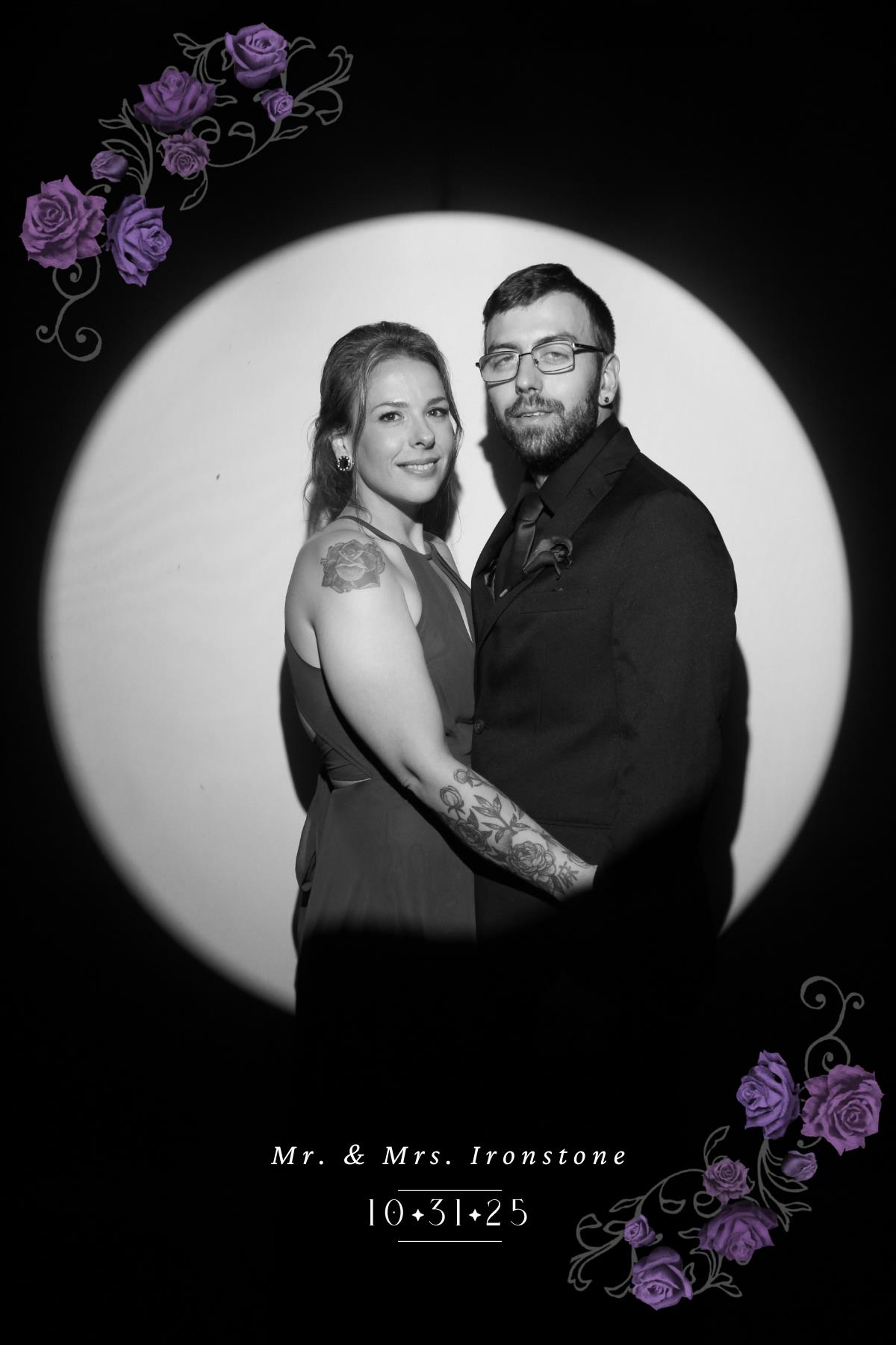 Nicole & Damon | View more photos from the event at gallery.myselfiemirror.ca/u/romanmyselfiemirrorca/Nicole-Damon