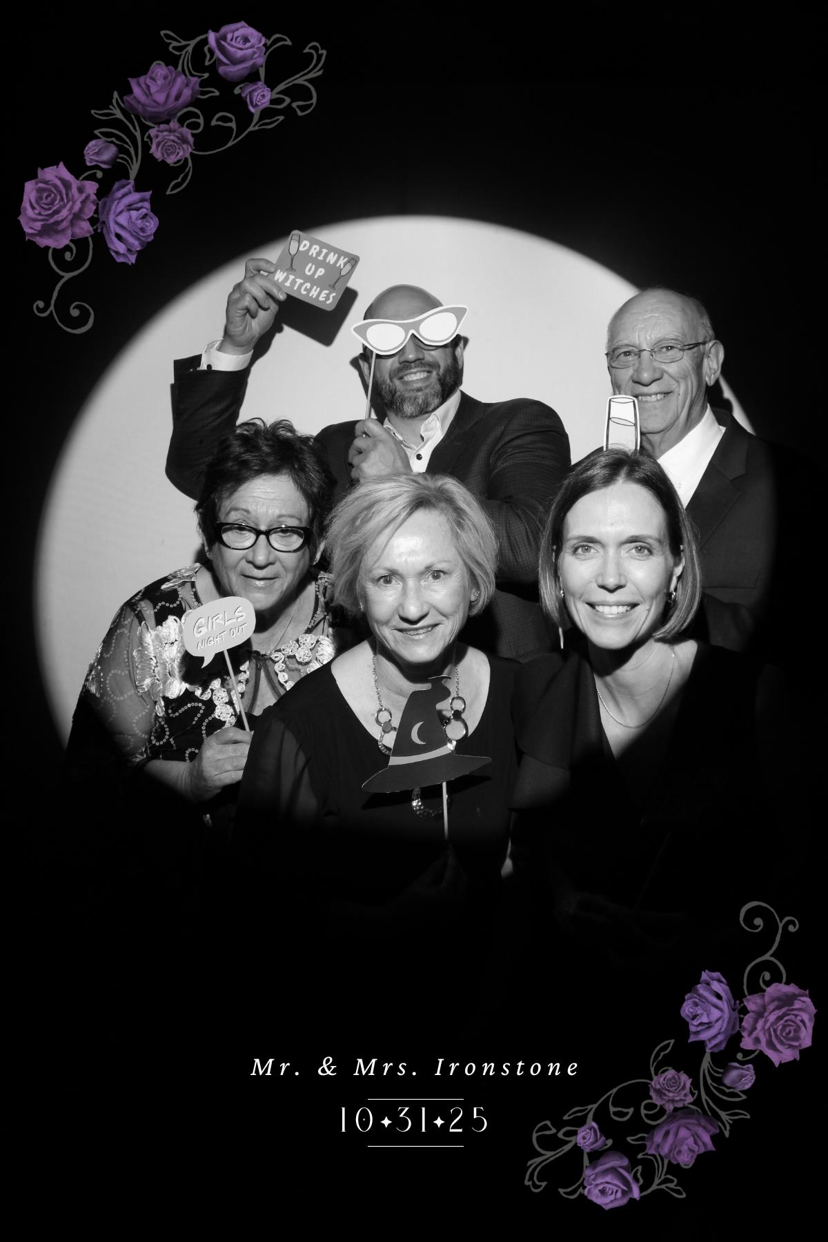 Nicole & Damon | View more photos from the event at gallery.myselfiemirror.ca/u/romanmyselfiemirrorca/Nicole-Damon