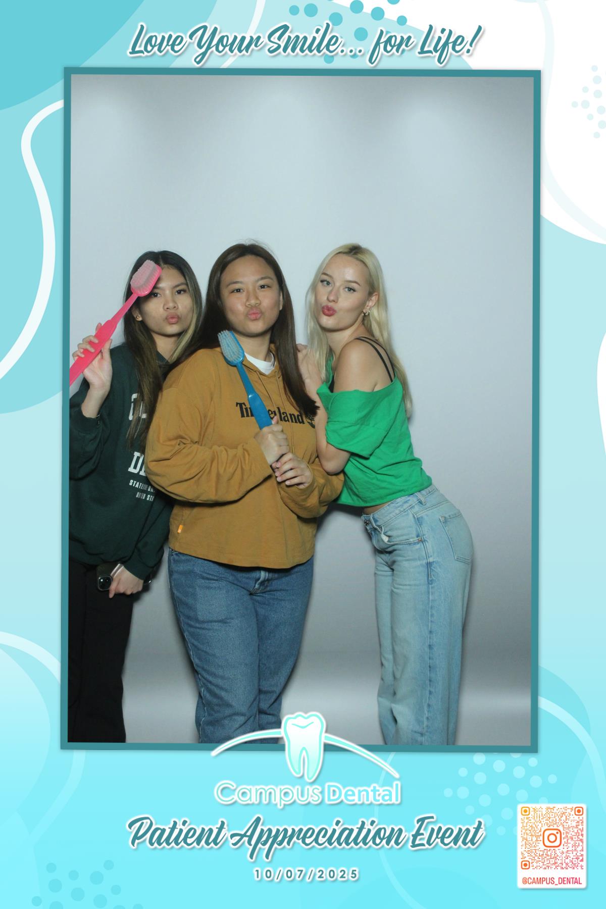 Patient Appreciation Event | View more photos from the event at gallery.myselfiemirror.ca/u/romanmyselfiemirrorca/Patient-Appreciation-Event