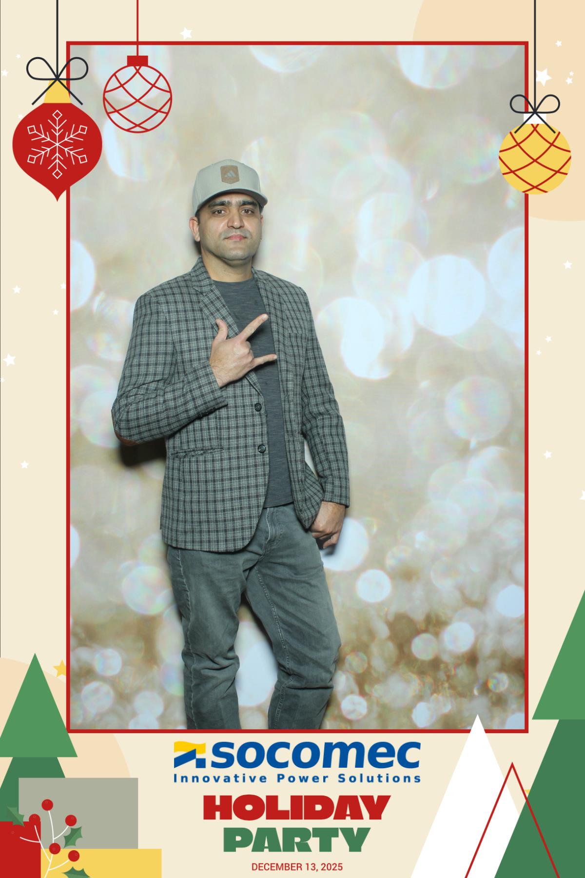 Powersmiths Holiday Party | View more photos from the event at gallery.myselfiemirror.ca/u/romanmyselfiemirrorca/Powersmiths-Holiday-Party-0