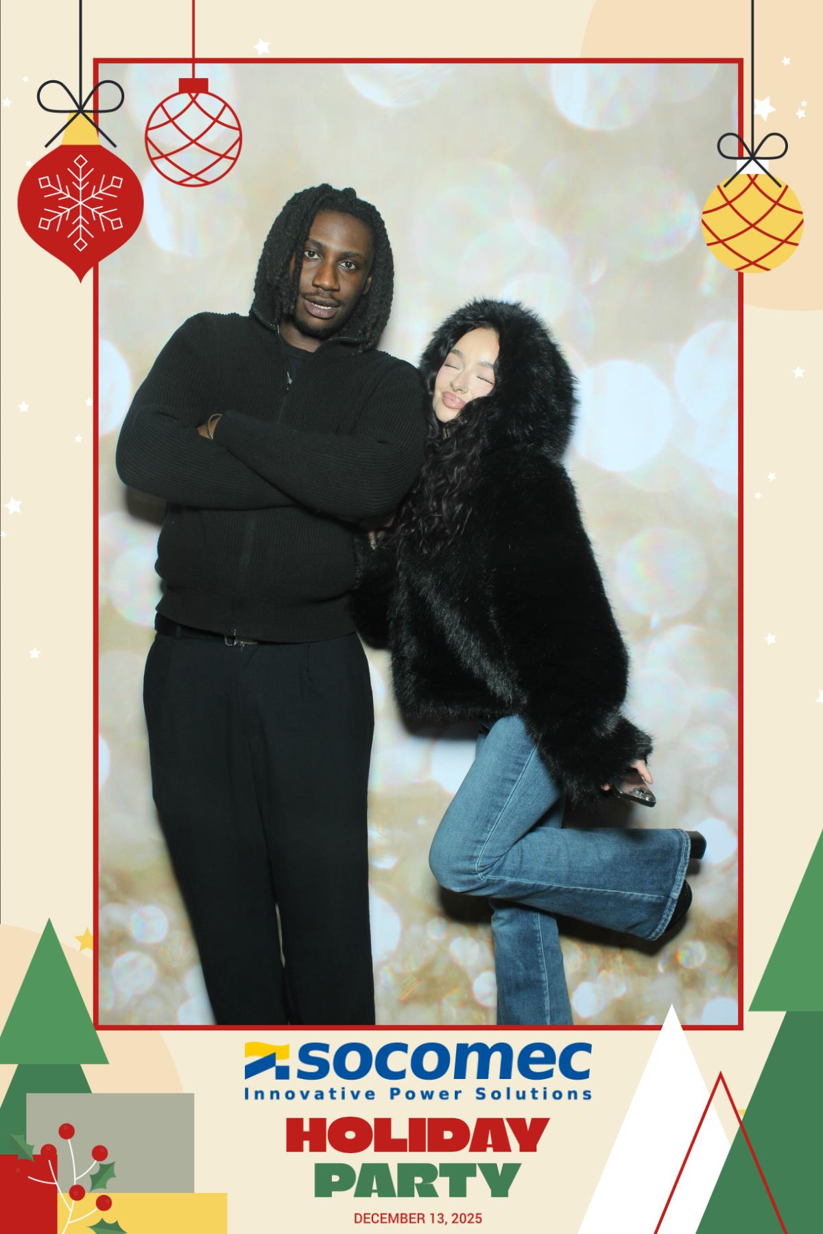 Powersmiths Holiday Party | View more photos from the event at gallery.myselfiemirror.ca/u/romanmyselfiemirrorca/Powersmiths-Holiday-Party-0