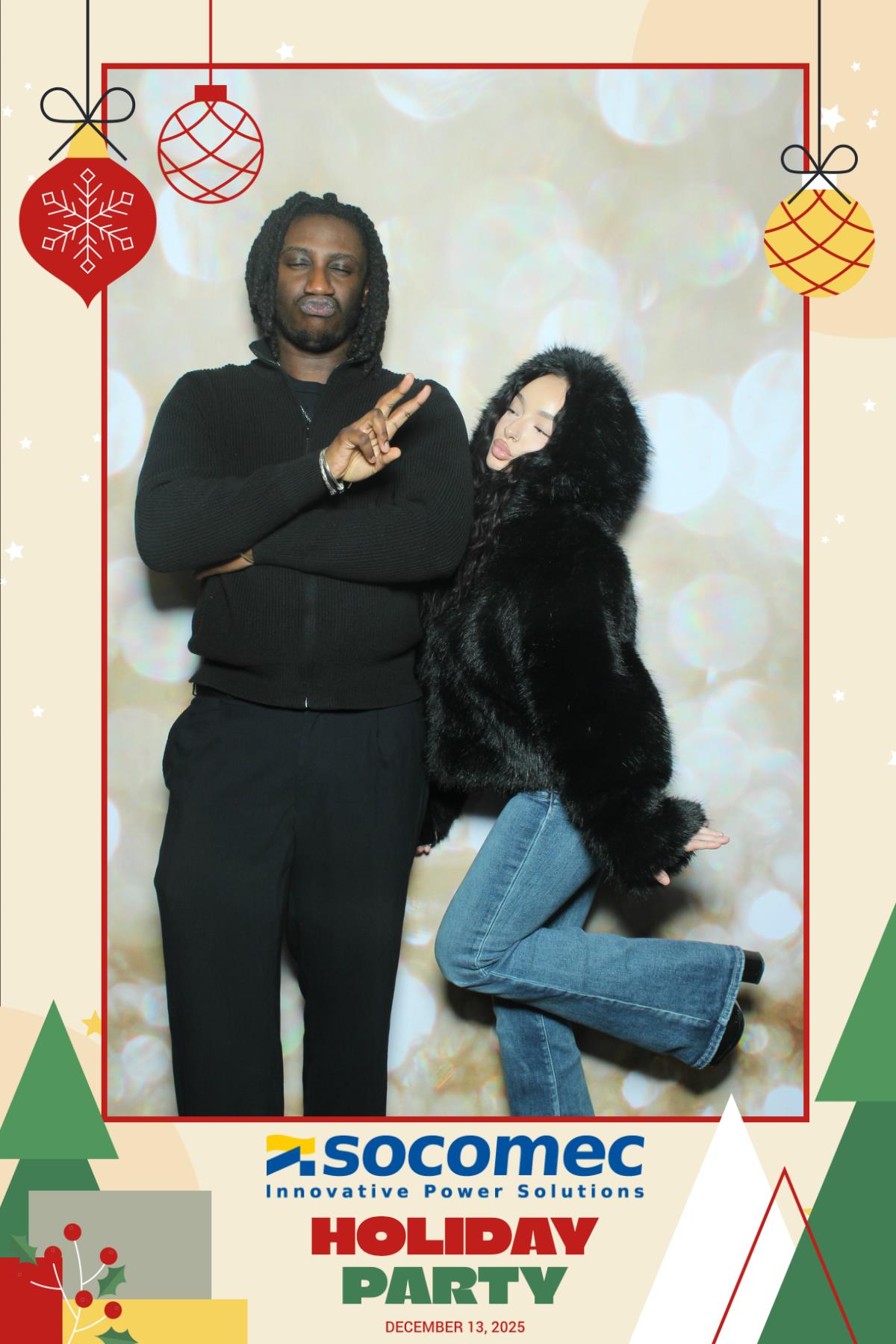 Powersmiths Holiday Party | View more photos from the event at gallery.myselfiemirror.ca/u/romanmyselfiemirrorca/Powersmiths-Holiday-Party-0