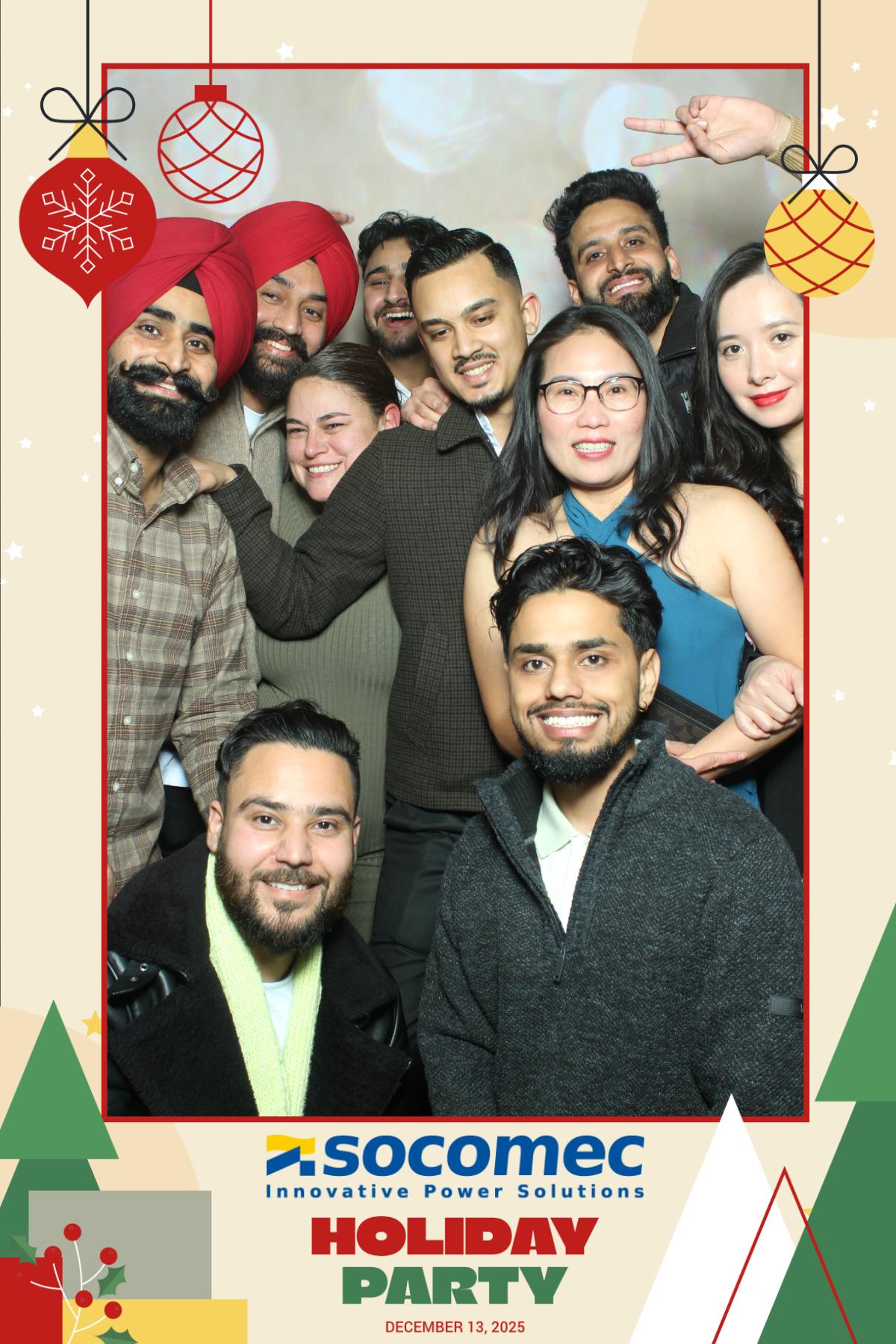 Powersmiths Holiday Party | View more photos from the event at gallery.myselfiemirror.ca/u/romanmyselfiemirrorca/Powersmiths-Holiday-Party-0