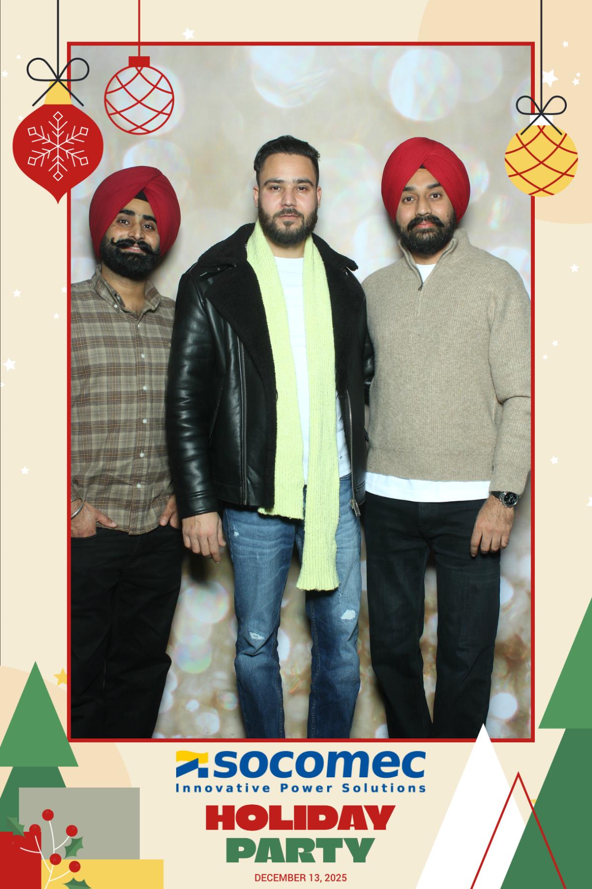 Powersmiths Holiday Party | View more photos from the event at gallery.myselfiemirror.ca/u/romanmyselfiemirrorca/Powersmiths-Holiday-Party-0