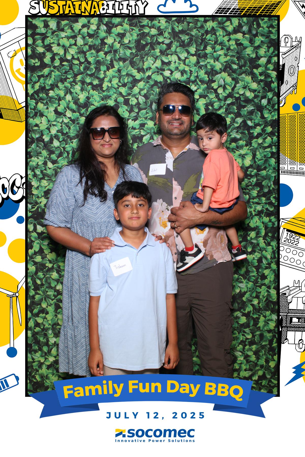 Socomec/Powersmiths Family Fun Day BBQ | View more photos from the event at gallery.myselfiemirror.ca/u/romanmyselfiemirrorca/SocomecPowersmiths-Family-Fun-Day-BBQ