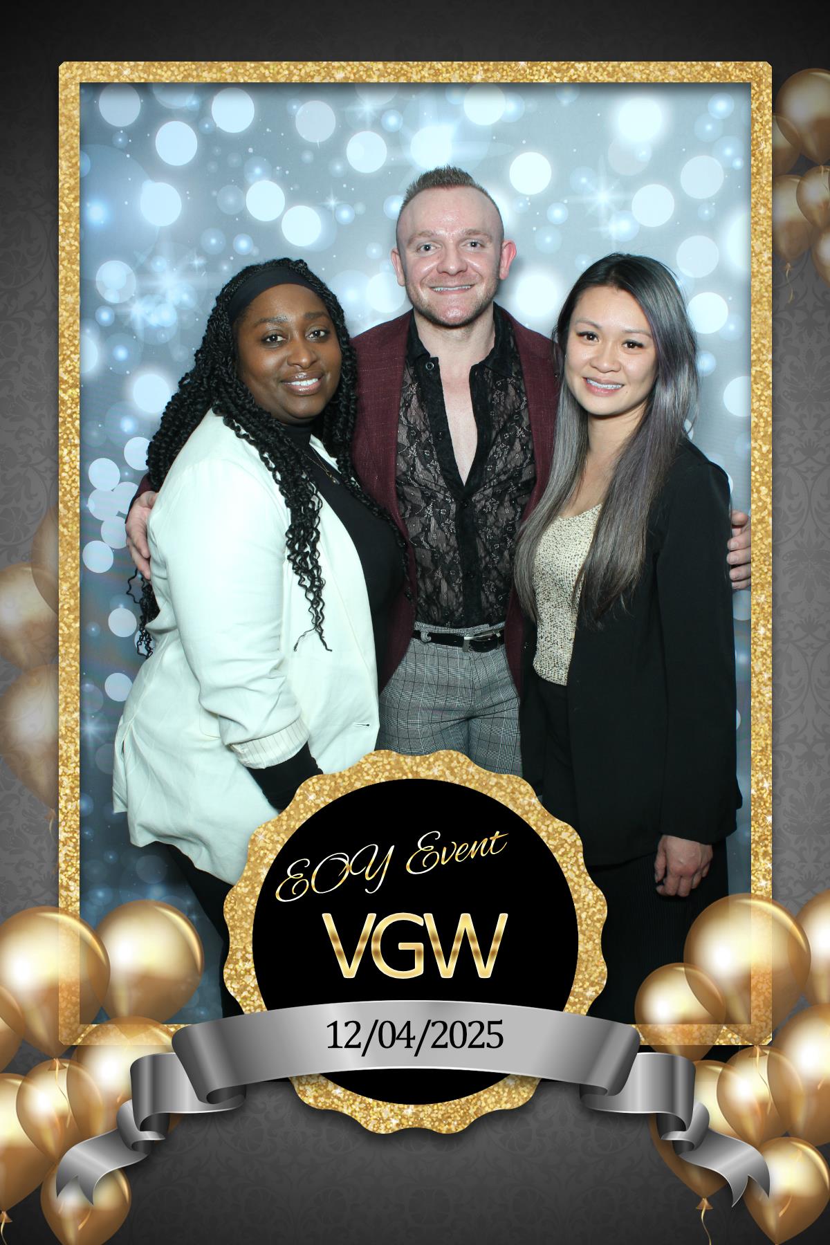VGW End of Year Party | View more photos from the event at gallery.myselfiemirror.ca/u/romanmyselfiemirrorca/VGW-End-of-Year-Party-0